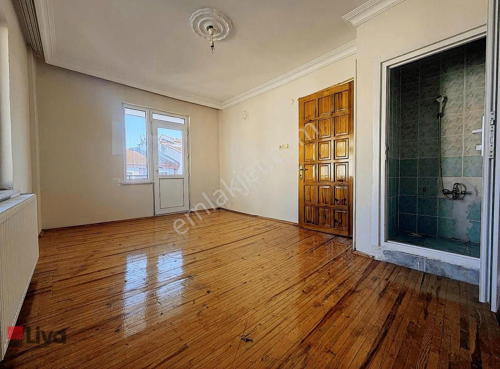 Liva'dan Plevne Mahallesinde Cadde Üzerinde 3+1 Satılık Daire - Görsel 14