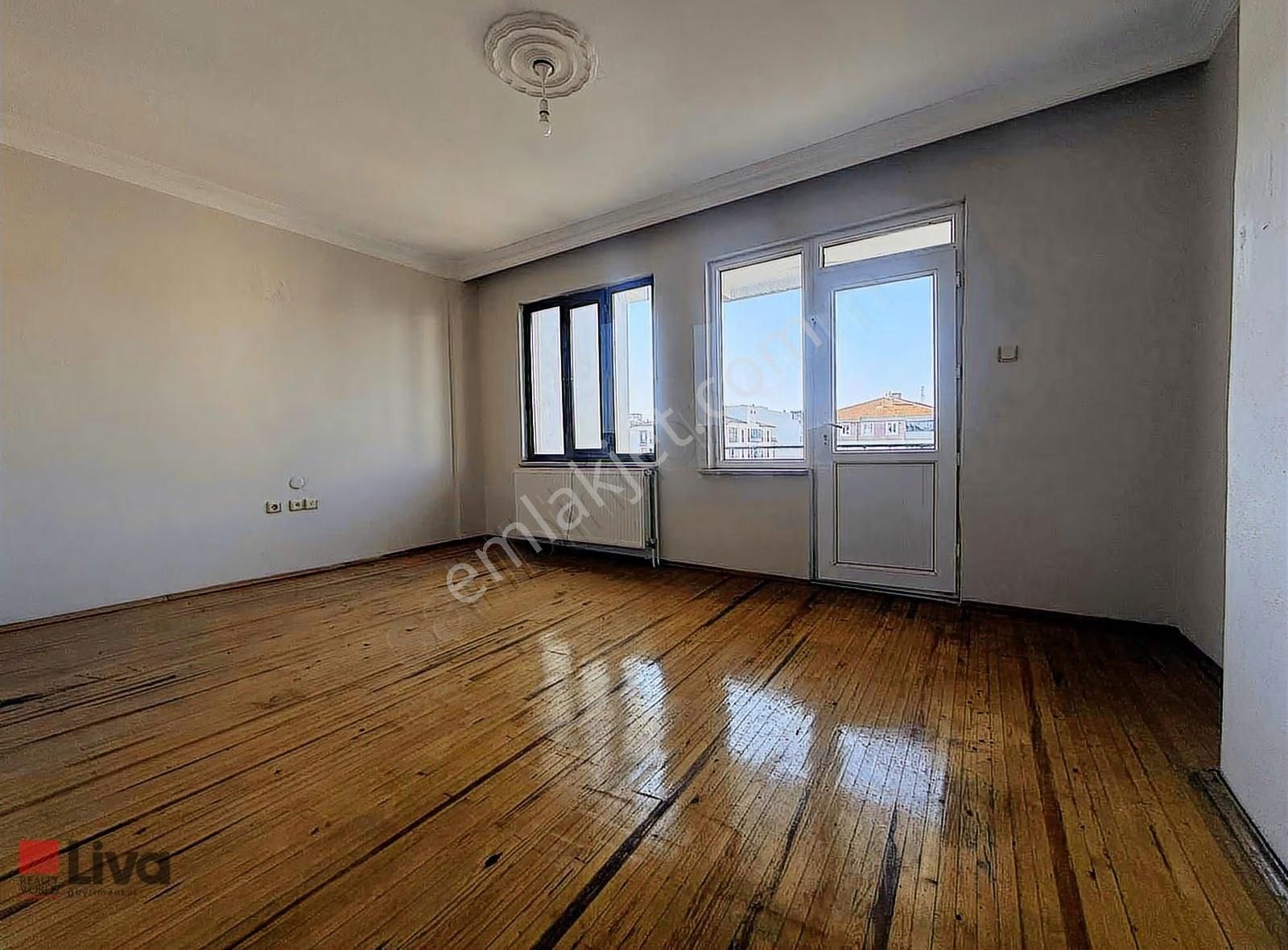 Liva'dan Plevne Mahallesinde Cadde Üzerinde 3+1 Satılık Daire - Görsel 31