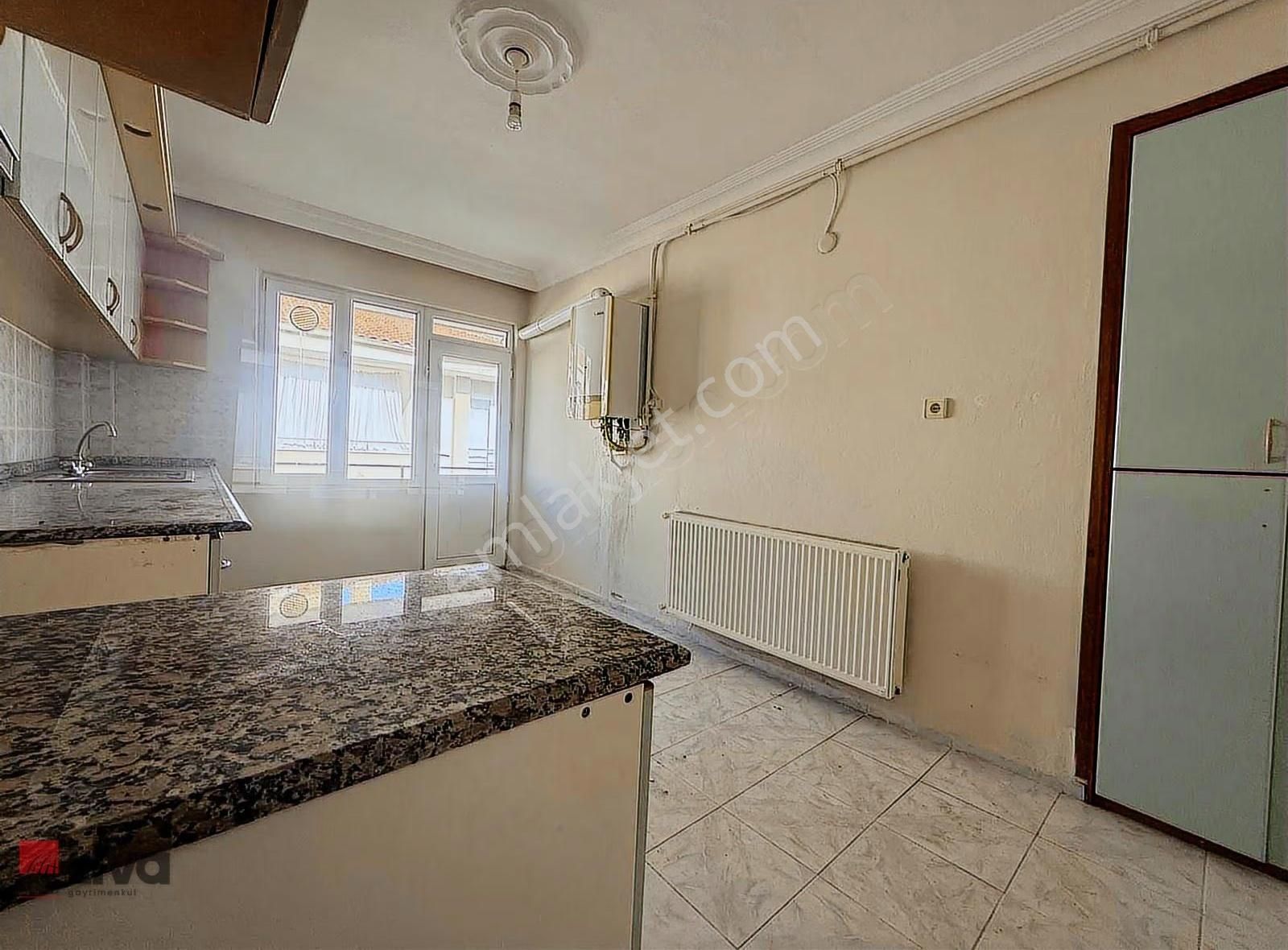 Liva'dan Plevne Mahallesinde Cadde Üzerinde 3+1 Satılık Daire - Görsel 27