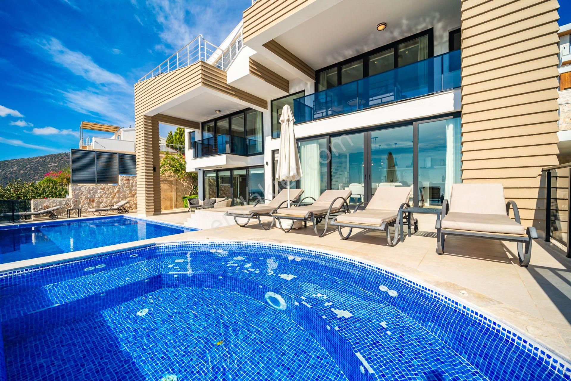 Kalkanda Muhteşem Deniz Manzaralı Modern Villa - Görsel 3