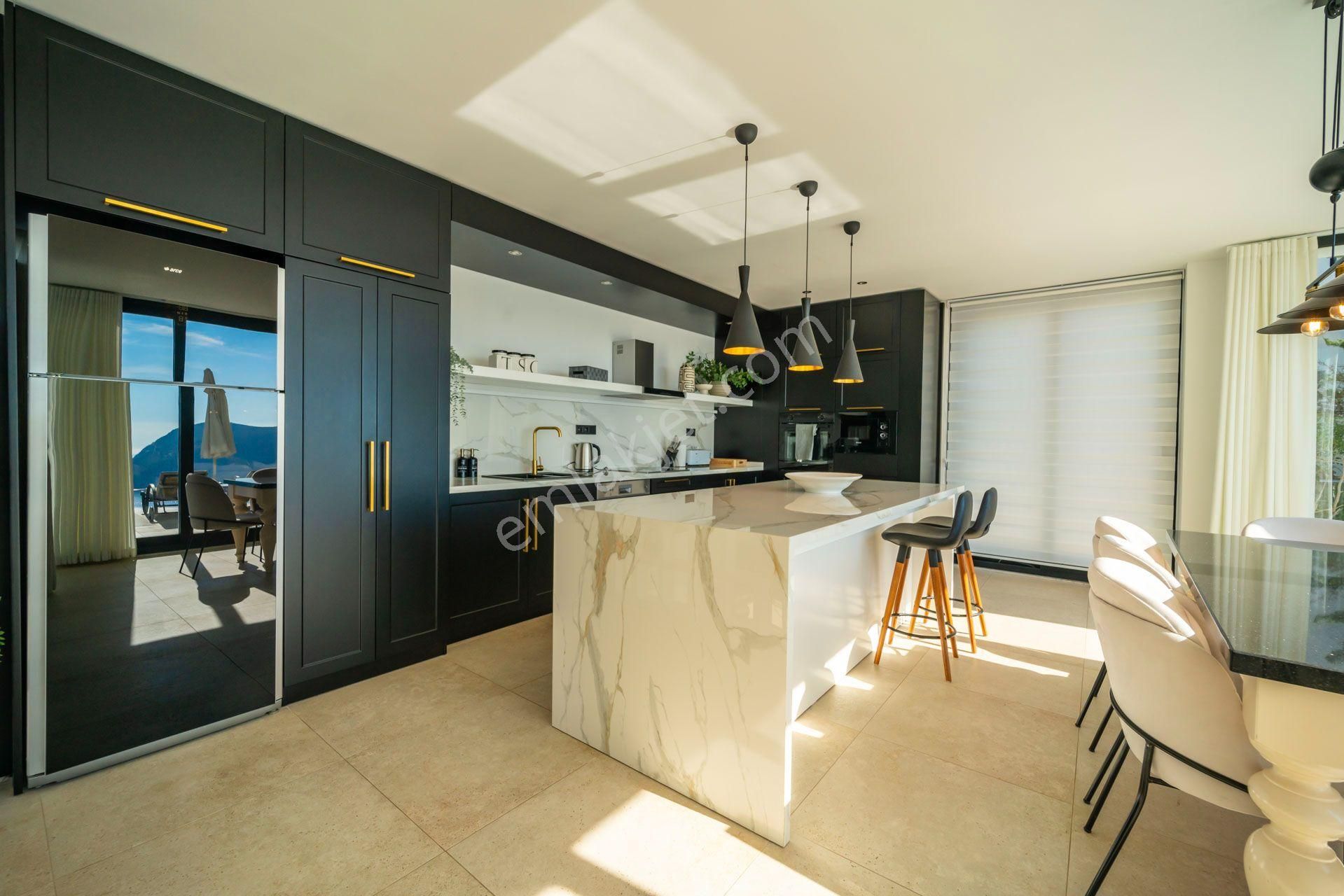 Kalkanda Muhteşem Deniz Manzaralı Modern Villa - Görsel 10