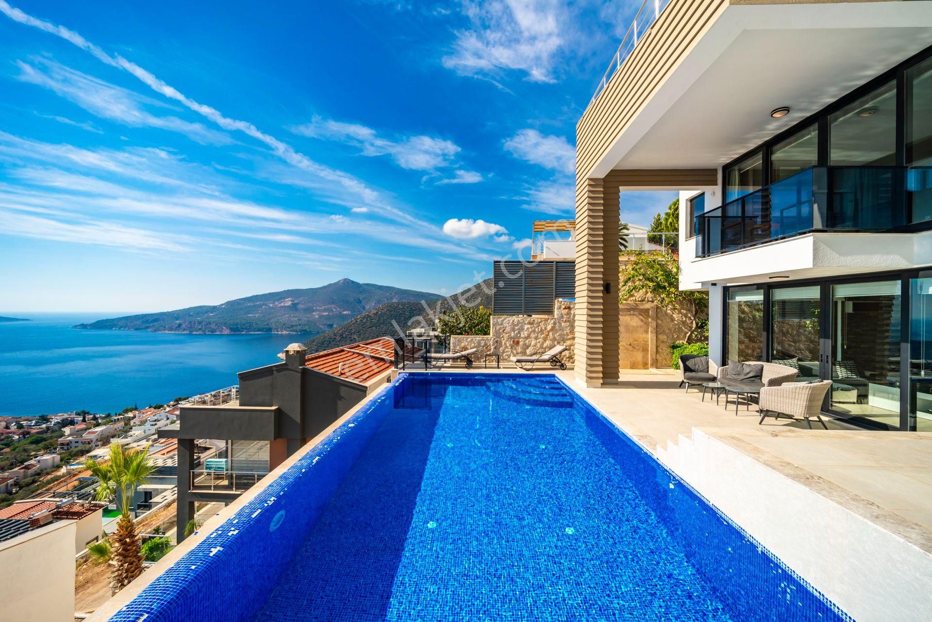 Kalkanda Muhteşem Deniz Manzaralı Modern Villa - Görsel 2
