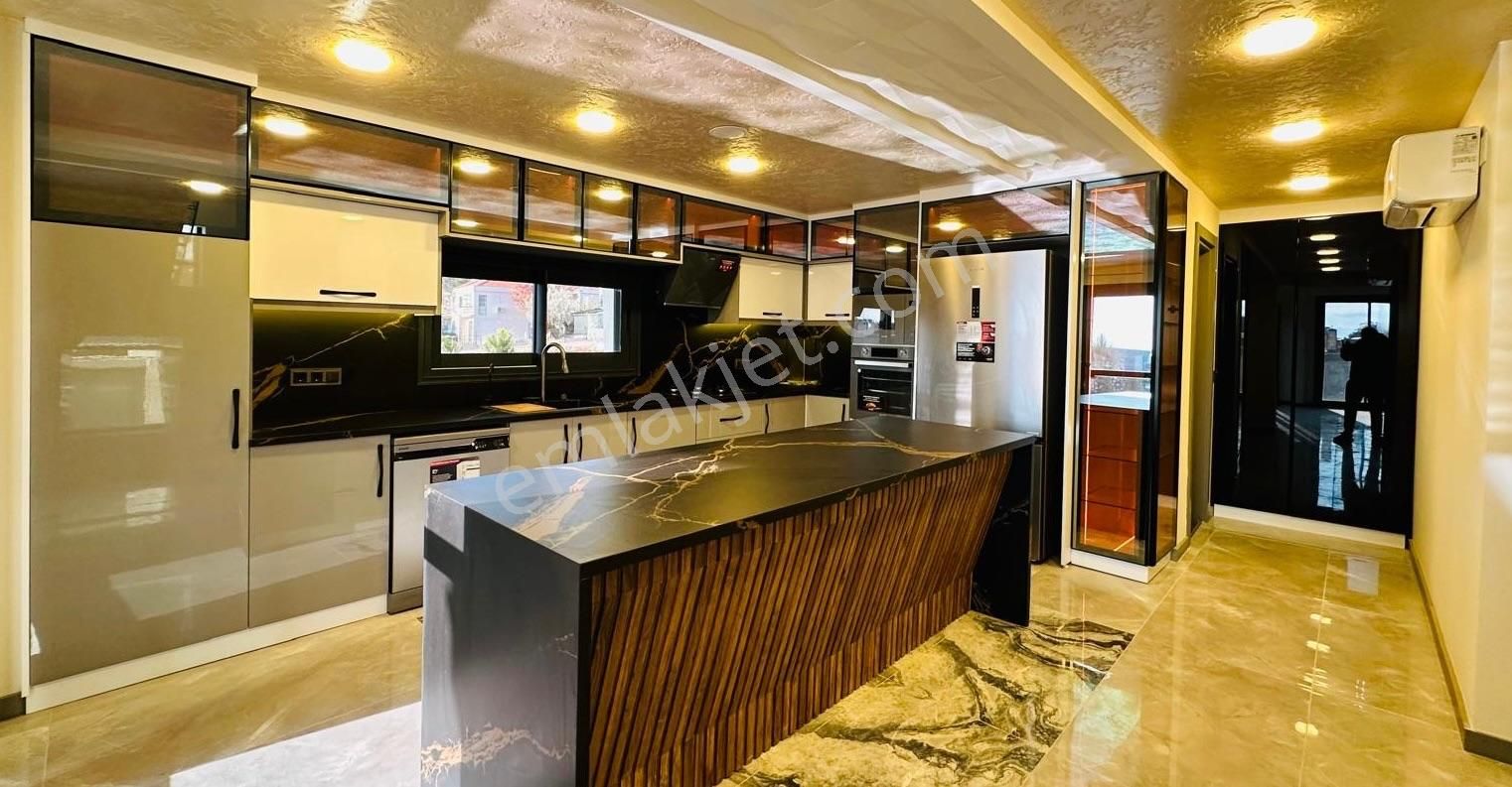 Kuşadası Merkezde Satılık 4+1 Özel Havuz Kap. Otopark Sıfır Yapı - Görsel 15