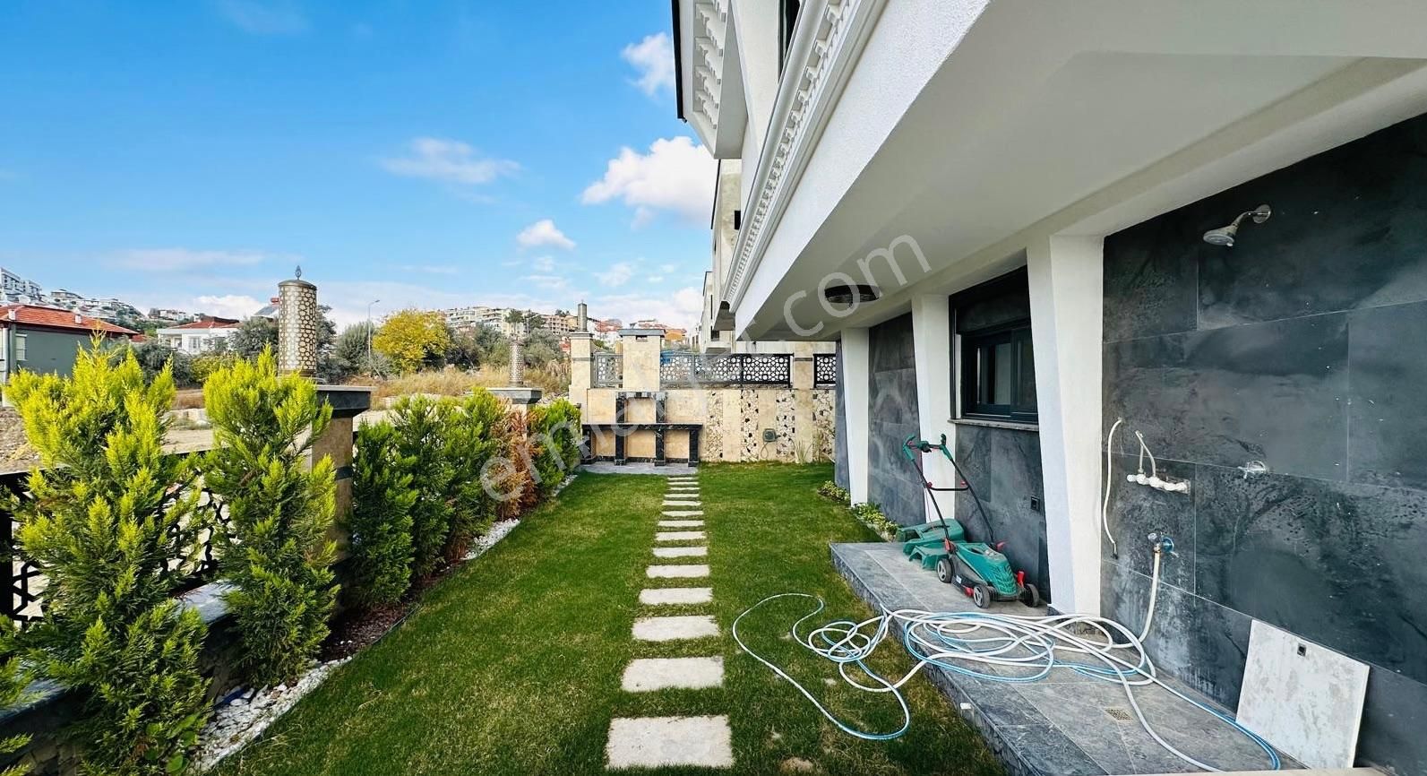 Kuşadası Merkezde Satılık 4+1 Özel Havuz Kap. Otopark Sıfır Yapı - Görsel 5