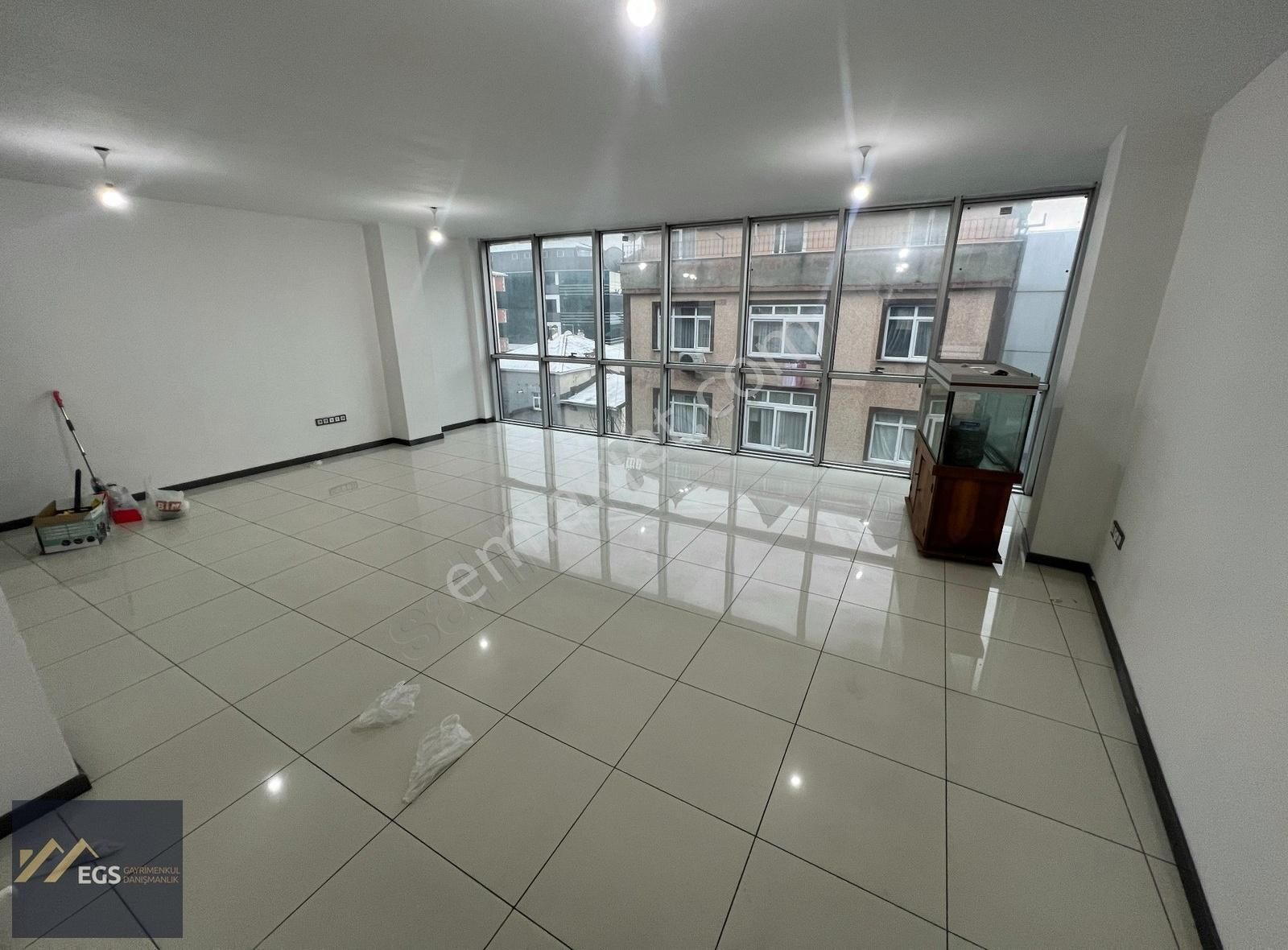 Mahmutbey'de Yatırımlık 498 M² Komple Satılık Bina İş Merkezi - Görsel 2