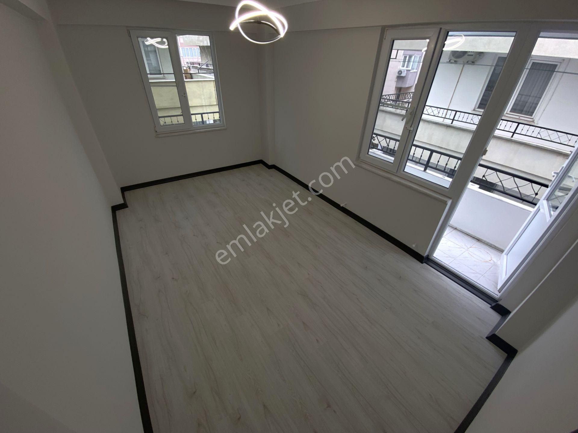▄jet Emlaktan Akçay Merkez'de Mükemmel Tasarımlı Geniş 2+1 Daire - Görsel 12