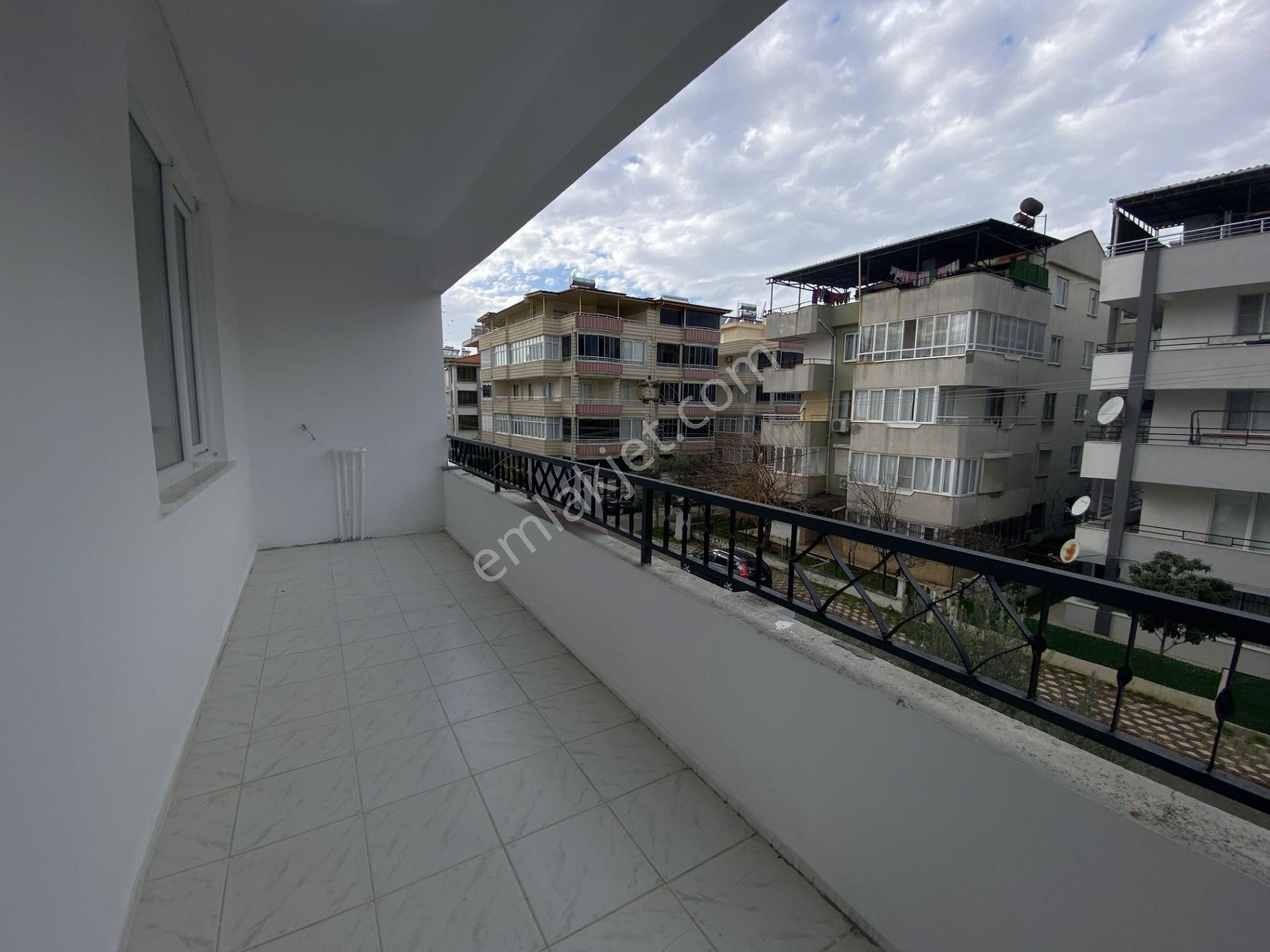 ▄jet Emlaktan Akçay Merkez'de Mükemmel Tasarımlı Geniş 2+1 Daire - Görsel 26