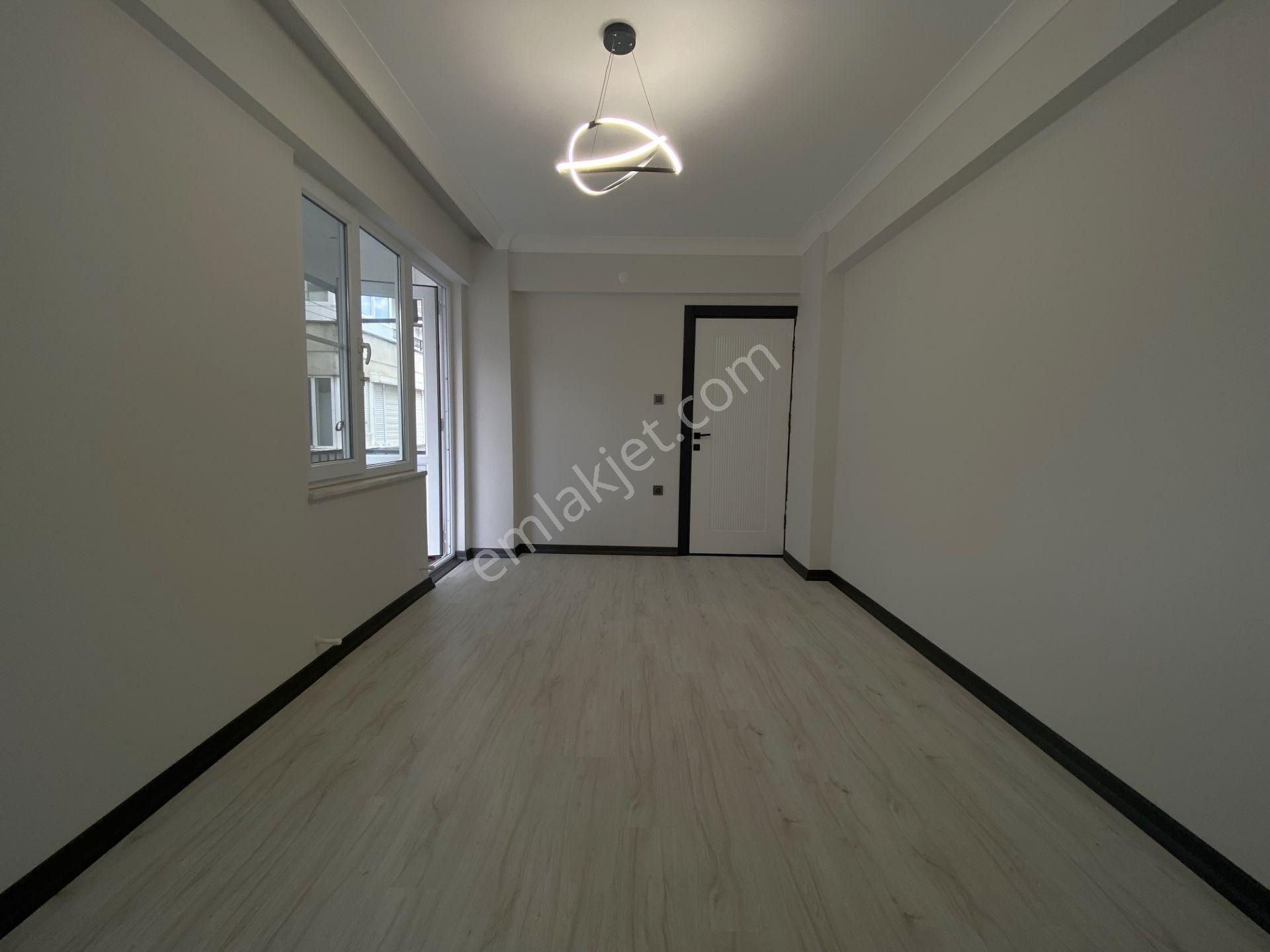 ▄jet Emlaktan Akçay Merkez'de Mükemmel Tasarımlı Geniş 2+1 Daire - Görsel 17