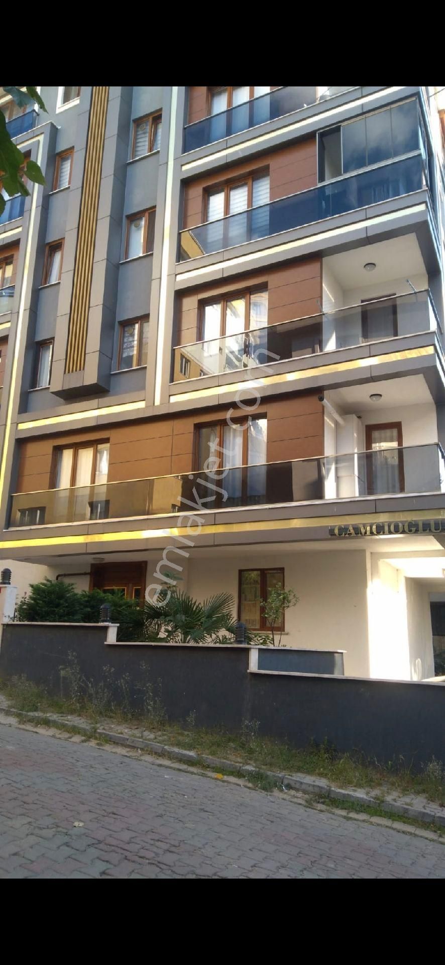 Altayçeşme Minibüse Yakın Temiz Eşyalı