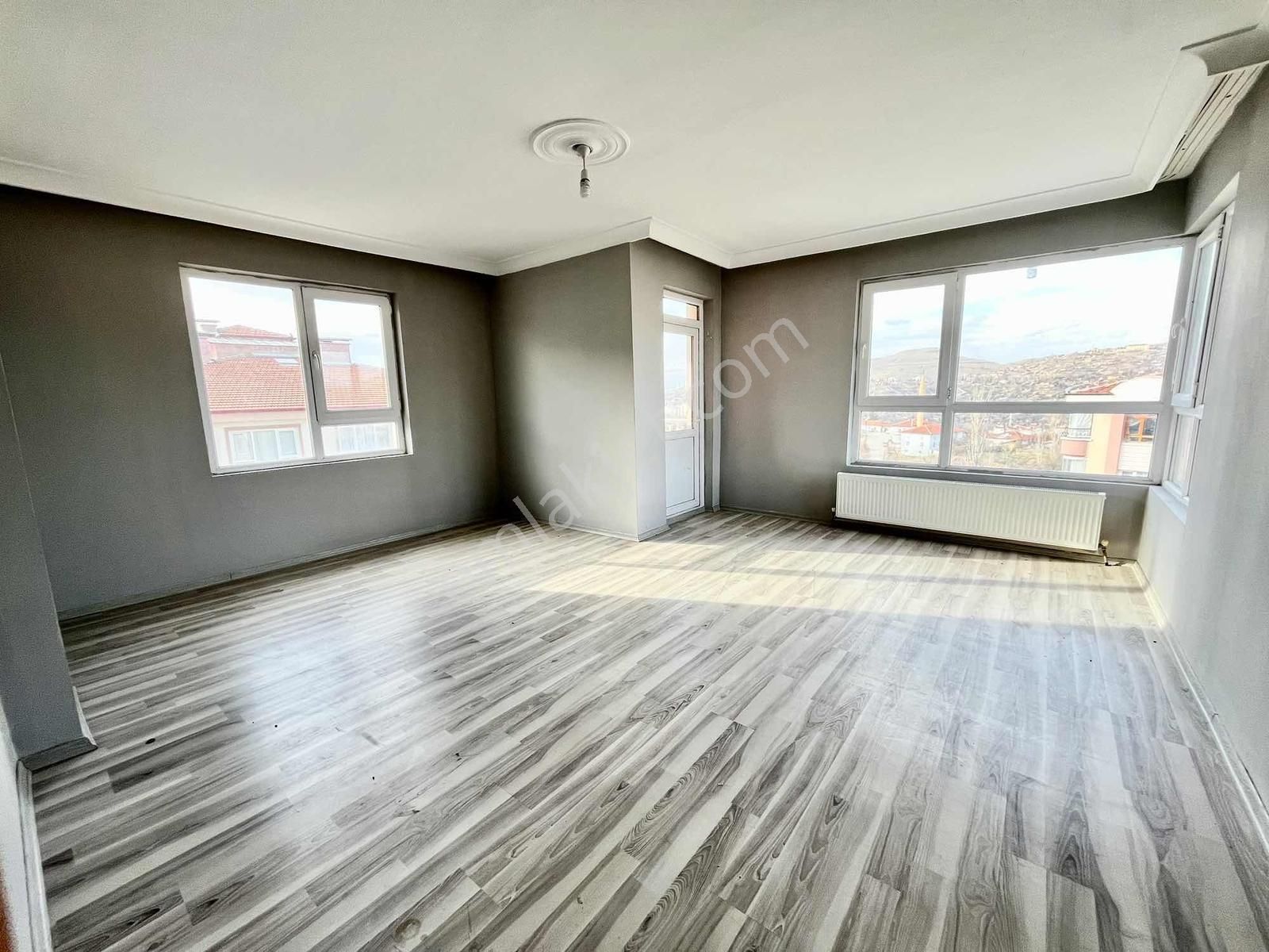 Avantaj'dan Yeşilbayır'da Cadde Üzeri Geniş 5+1 Kiralık Dublex - Görsel 22