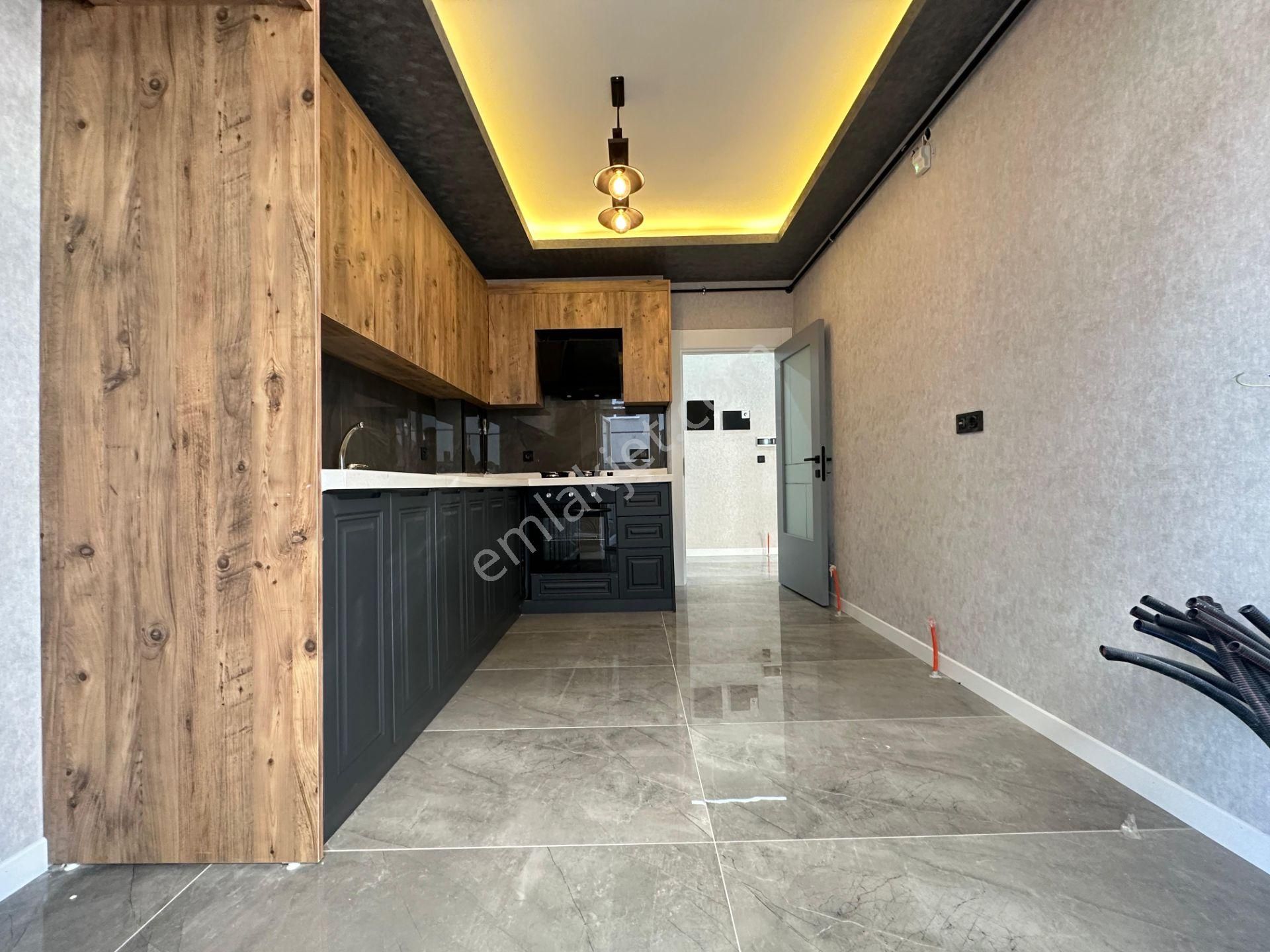 Eçiören'de Fiyatı Uygun Köşe Başı Ön Cephe Full Yapılı Sıfır 3+1 Daire - Görsel 13