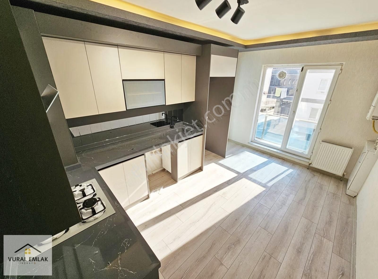 Vural'dan Devasa Genişlikte, Çift Cam Balkonlu, Full Yapılı - Görsel 31