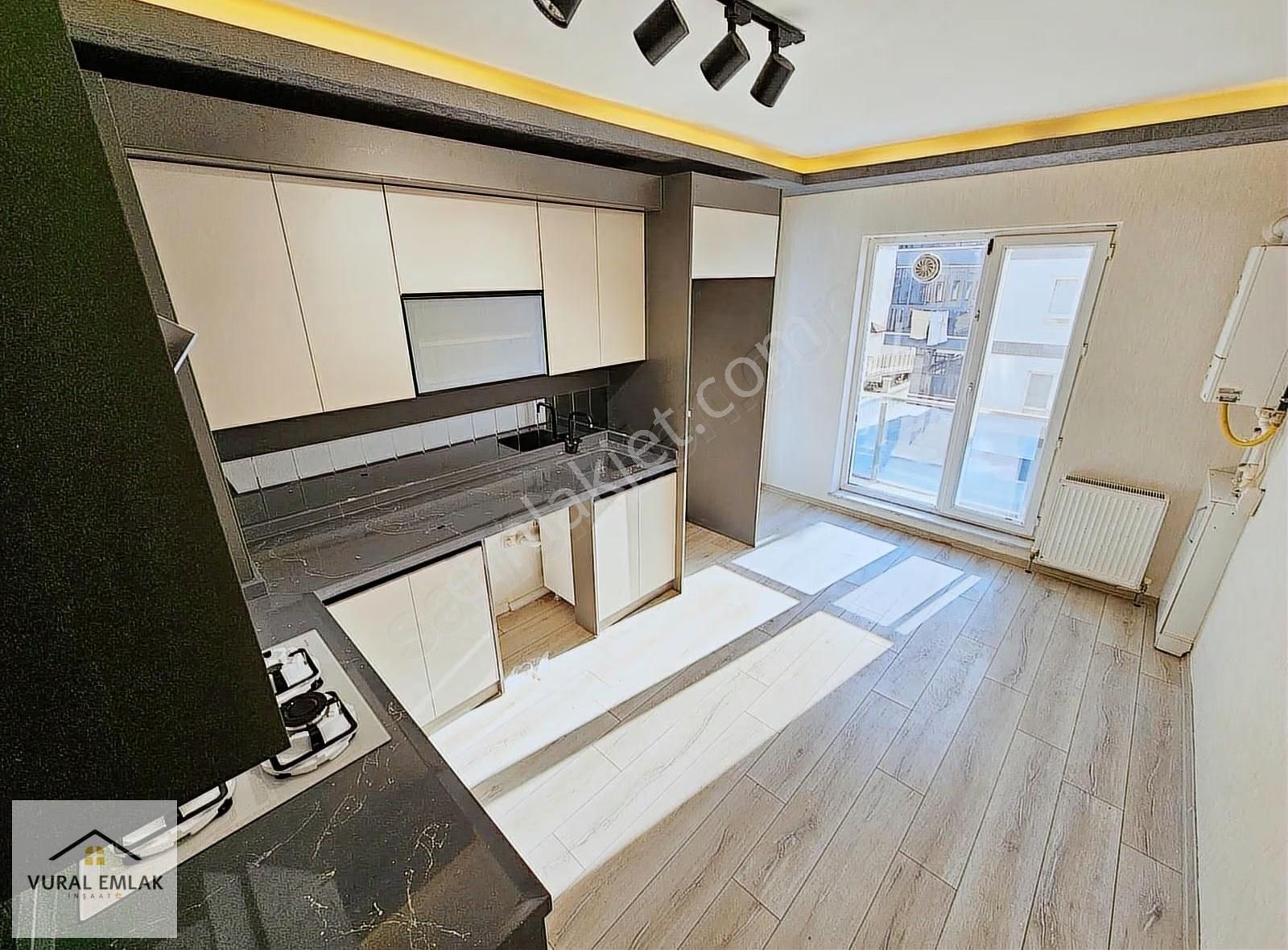 Vural'dan Devasa Genişlikte, Çift Cam Balkonlu, Full Yapılı - Görsel 12