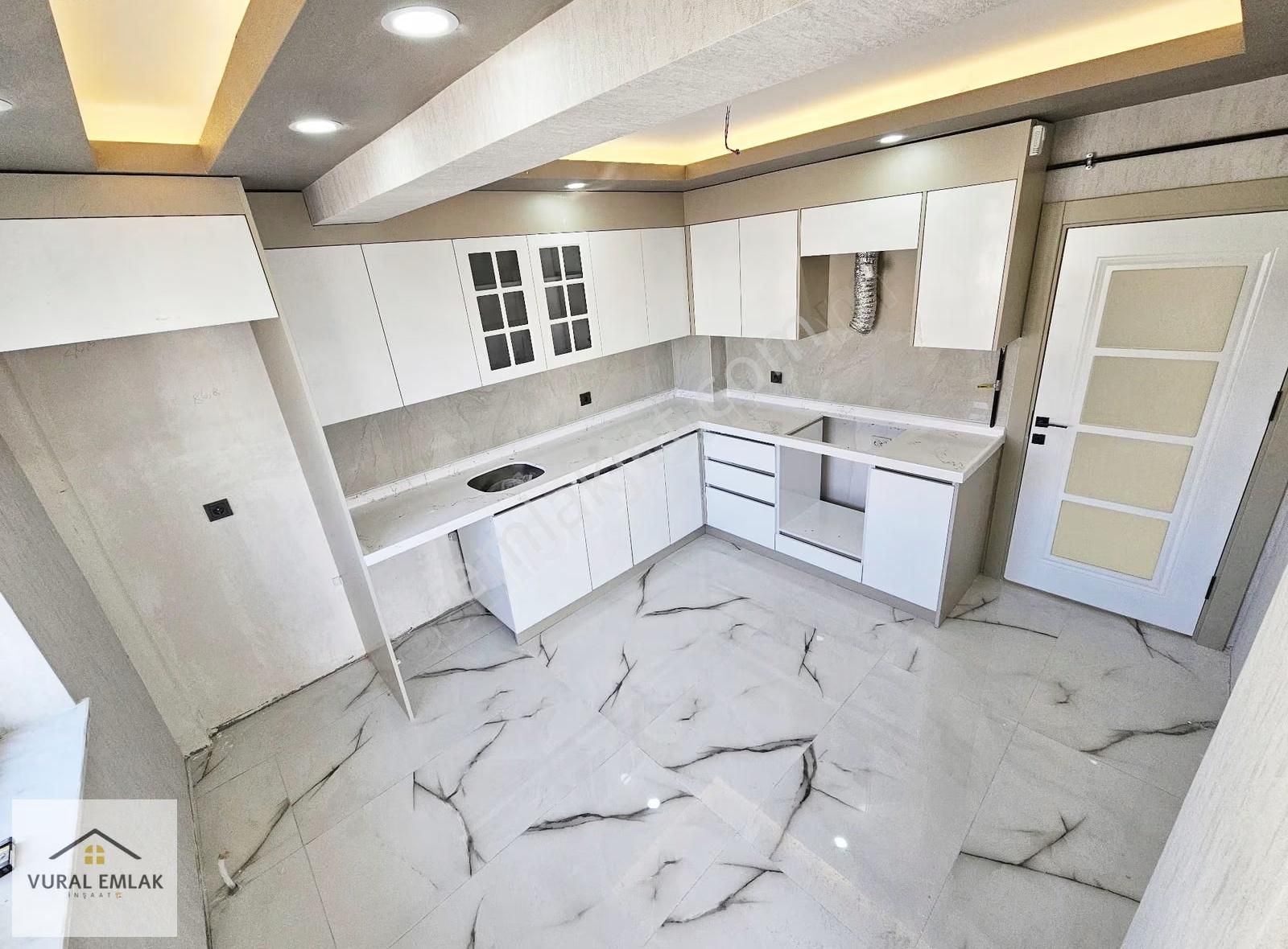 Vural'dan Ara Katta, Teras Balkonlu E. Banyolu 2+1 Fırsat Daire - Görsel 25