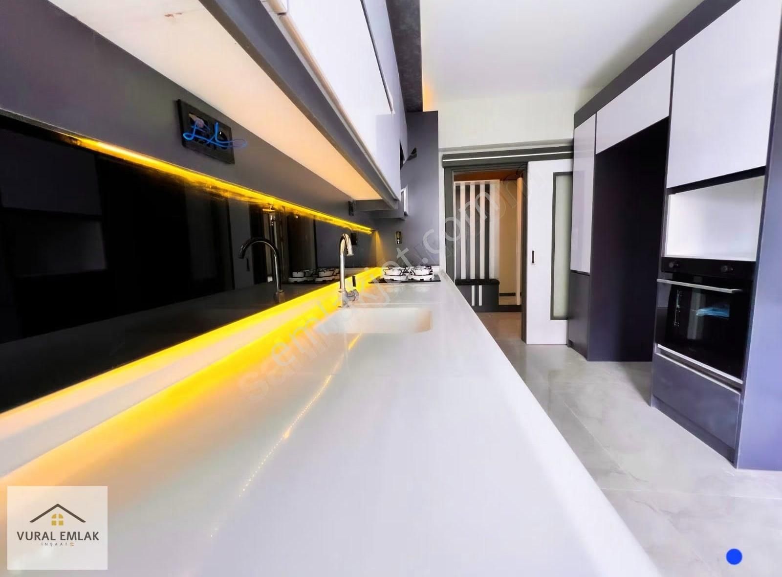 Vural Emlaktan 3+1 İskanlı Site İçerisinde Mevlana Mh 145m2 Acil - Görsel 31