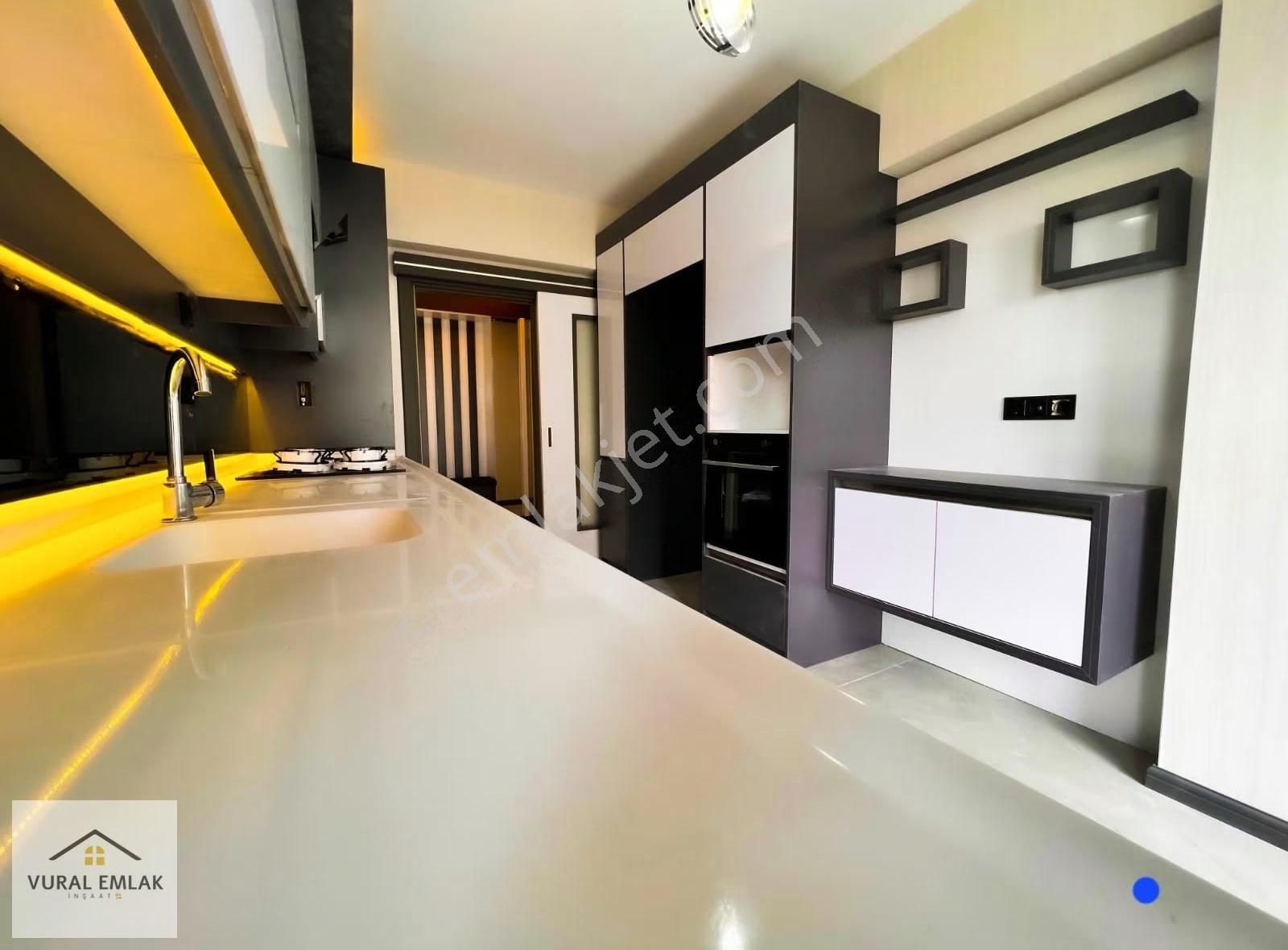 Vural Emlaktan 3+1 İskanlı Site İçerisinde Mevlana Mh 145m2 Acil - Görsel 29