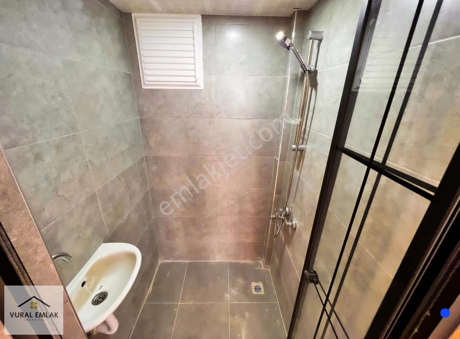 Vural Emlaktan 3+1 İskanlı Site İçerisinde Mevlana Mh 145m2 Acil - Görsel 22