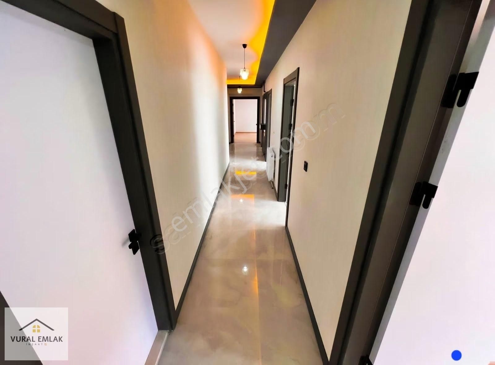 Vural Emlaktan 3+1 İskanlı Site İçerisinde Mevlana Mh 145m2 Acil - Görsel 7