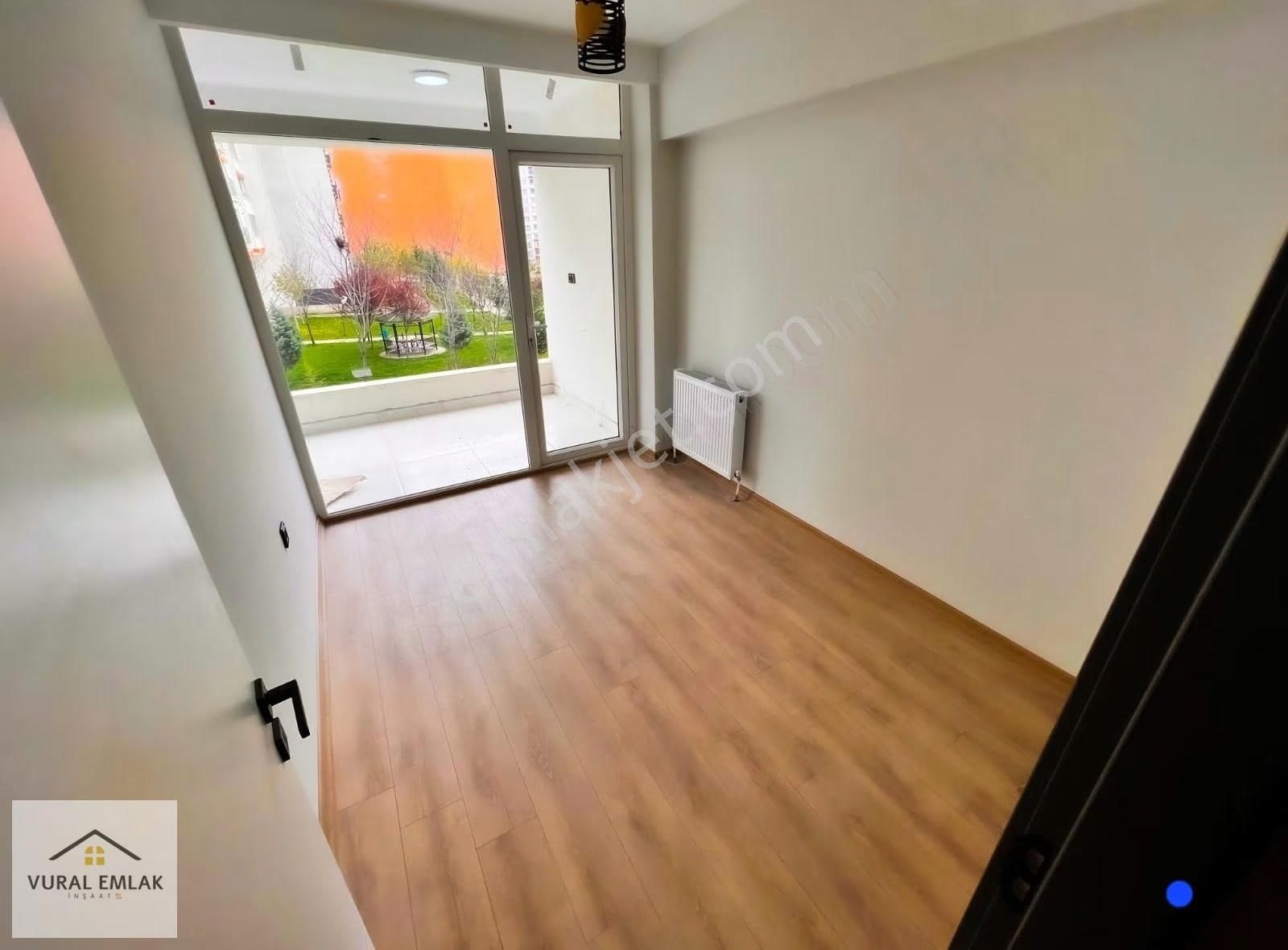 Vural Emlaktan 3+1 İskanlı Site İçerisinde Mevlana Mh 145m2 Acil - Görsel 5