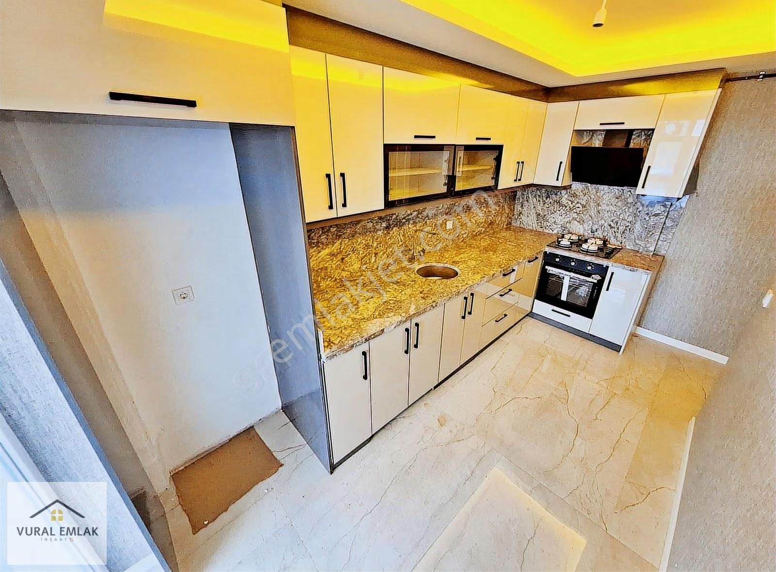 Vural'dan Menderes Mahallesinde 3+1 Şık Tasarımlı Sıfır Daire