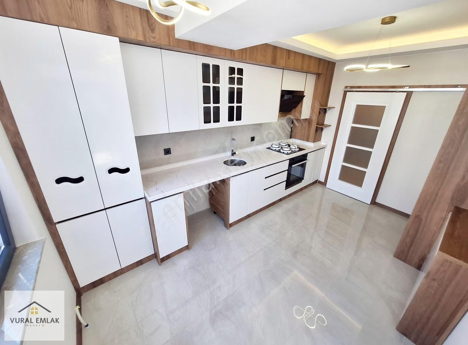 Vural'dan Okullar Bölgesinde 3+1 Geniş Tasarına Sahip Daire