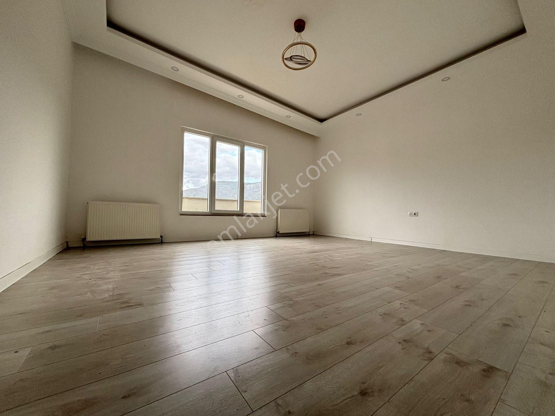 Mera Emlaktan Kadıköy Mh. Havuzlu K.otoparklı 6+1 Dubleks Daire - Görsel 13