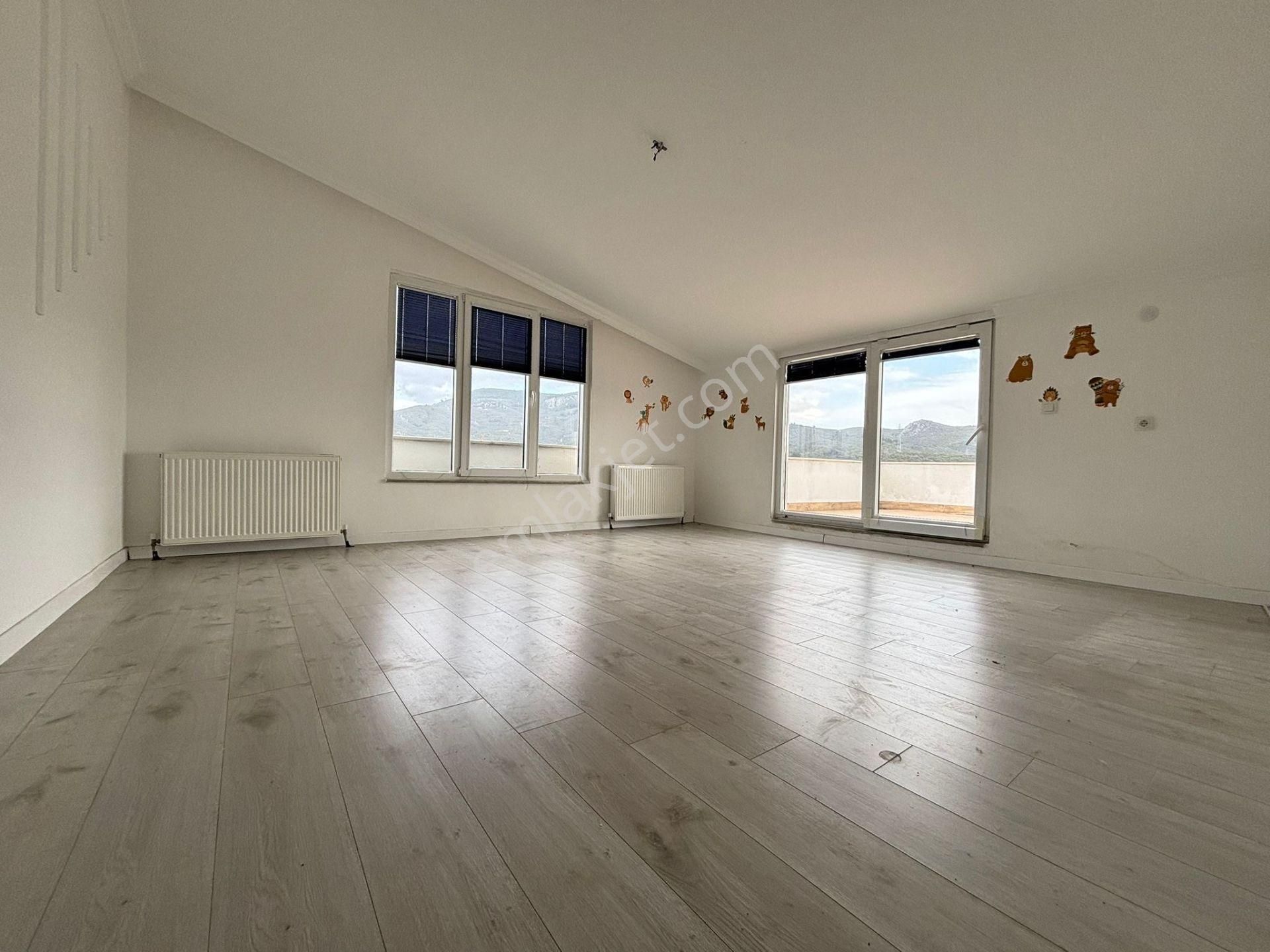 Mera Emlaktan Kadıköy Mh. Havuzlu K.otoparklı 6+1 Dubleks Daire - Görsel 11
