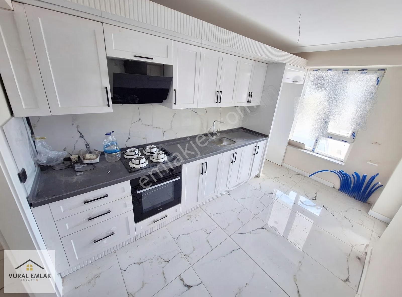 Vural Emlaktan 3+1 İskanlı Y.giriş %50 Kredili Menderes Mh Acill