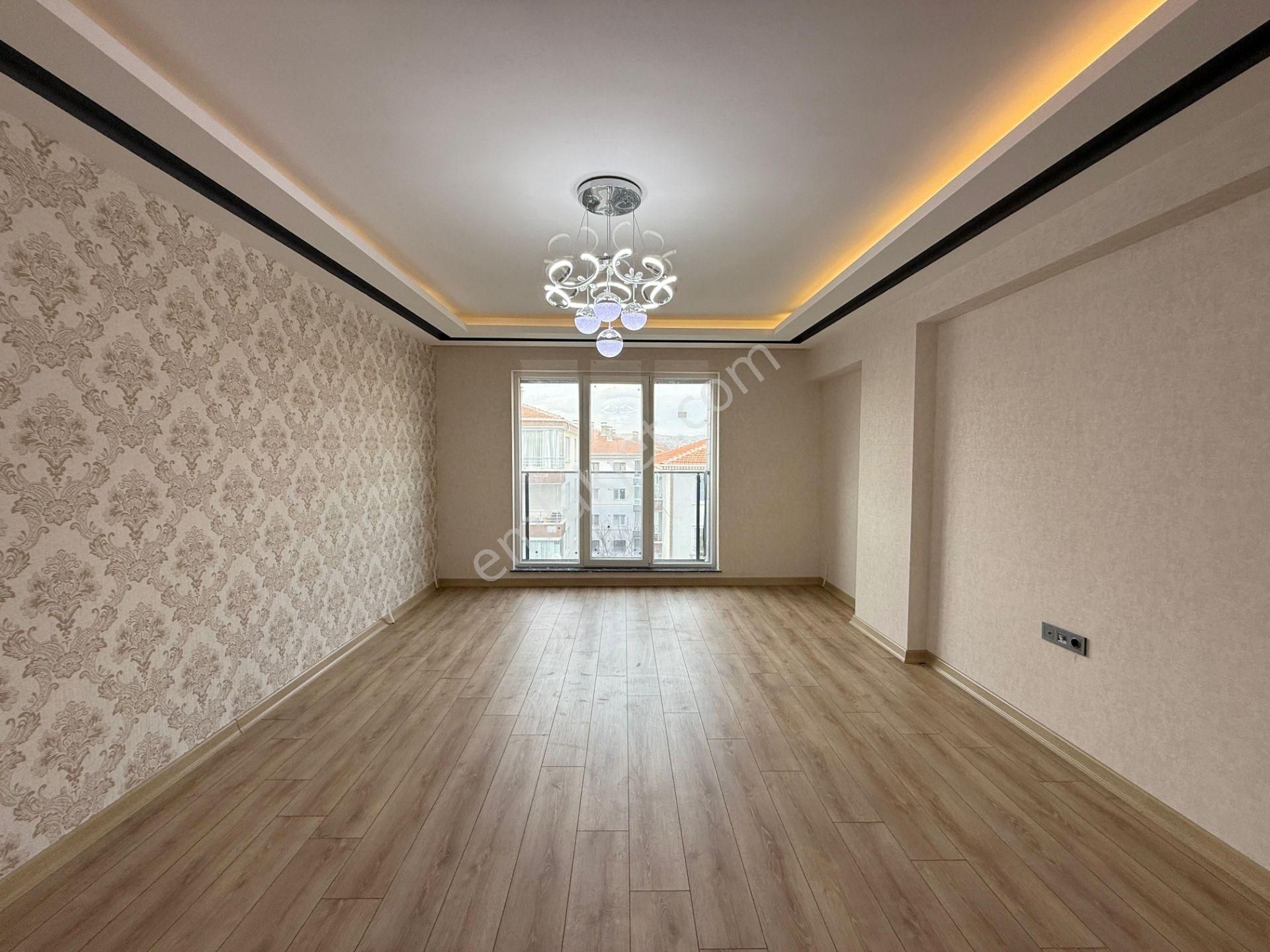 Öz'maşallah.dan Mükemmel Konum'da Güney Cephe Teras Balkonlu 3+1 - Görsel 33