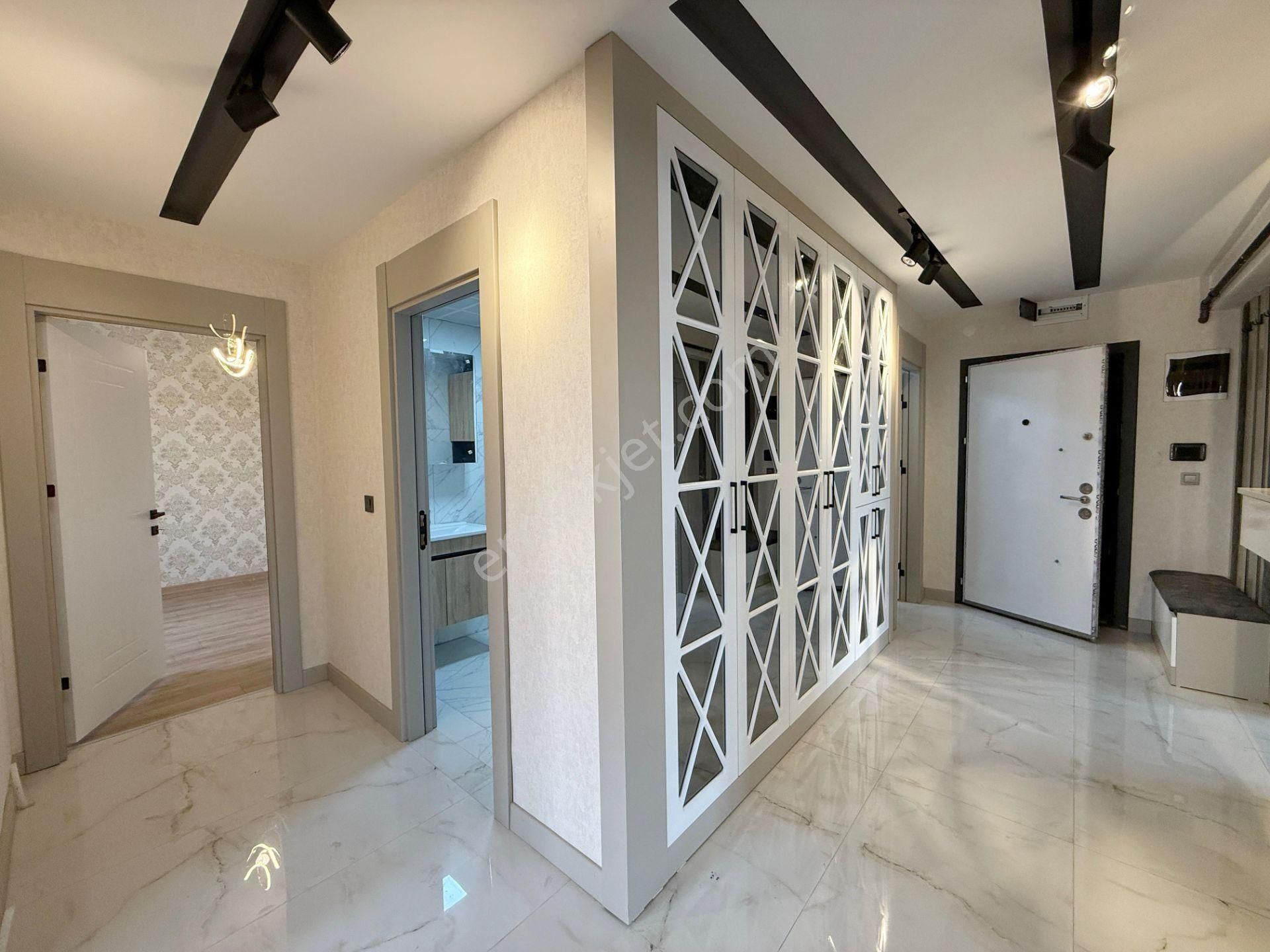 Öz'maşallah.dan Mükemmel Konum'da Güney Cephe Teras Balkonlu 3+1 - Görsel 28