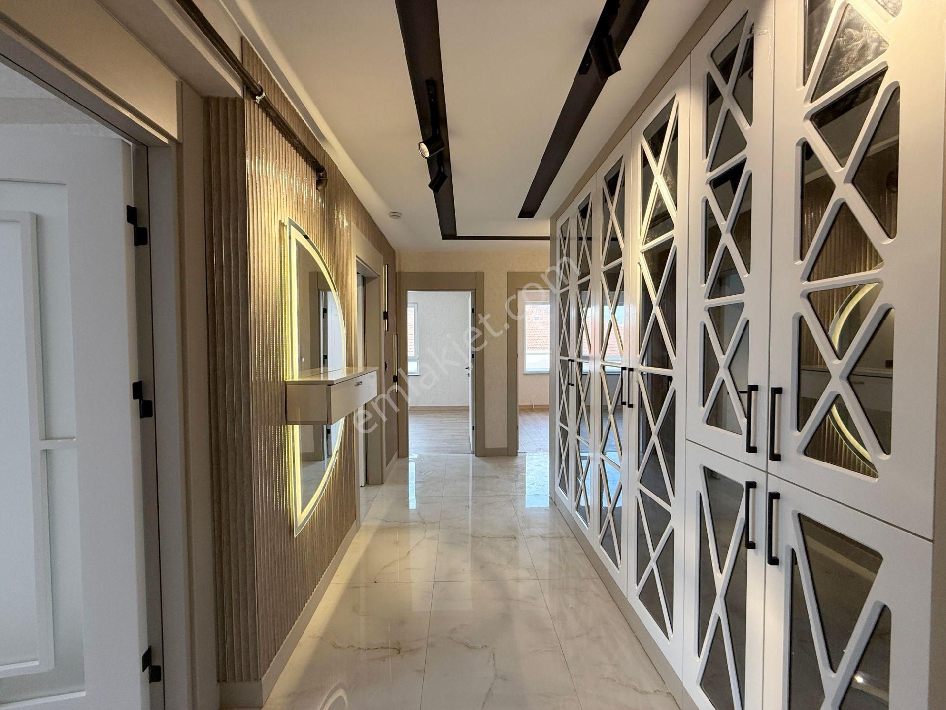 Öz'maşallah.dan Mükemmel Konum'da Güney Cephe Teras Balkonlu 3+1 - Görsel 12