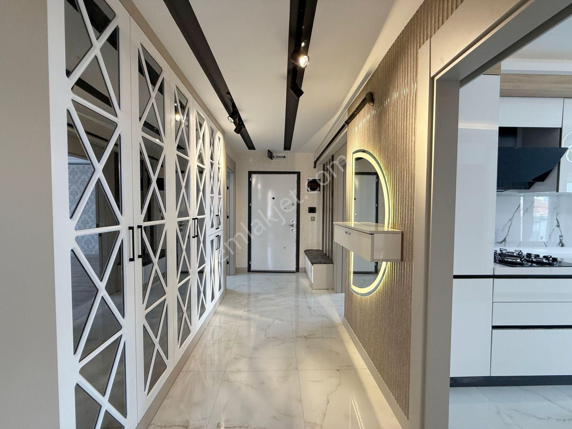 Öz'maşallah.dan Mükemmel Konum'da Güney Cephe Teras Balkonlu 3+1 - Görsel 20