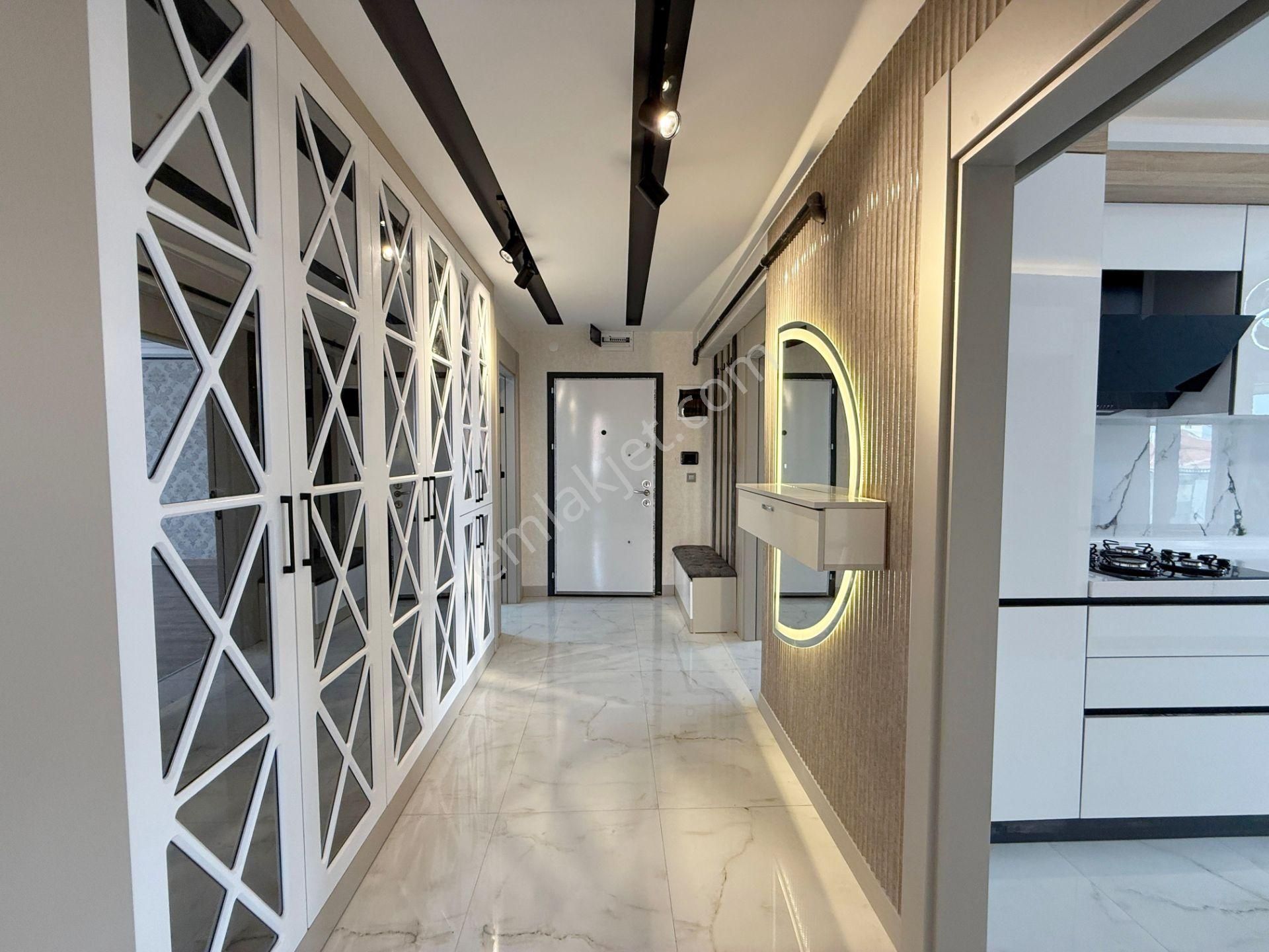 Öz'maşallah.dan Mükemmel Konum'da Güney Cephe Teras Balkonlu 3+1 - Görsel 9