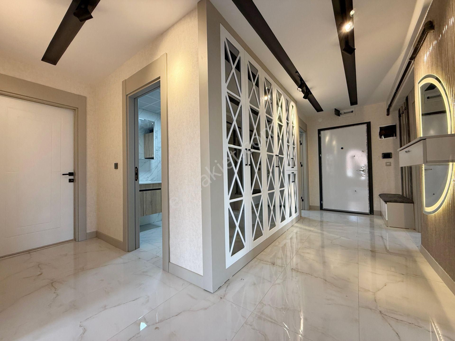 Öz'maşallah.dan Mükemmel Konum'da Güney Cephe Teras Balkonlu 3+1 - Görsel 16