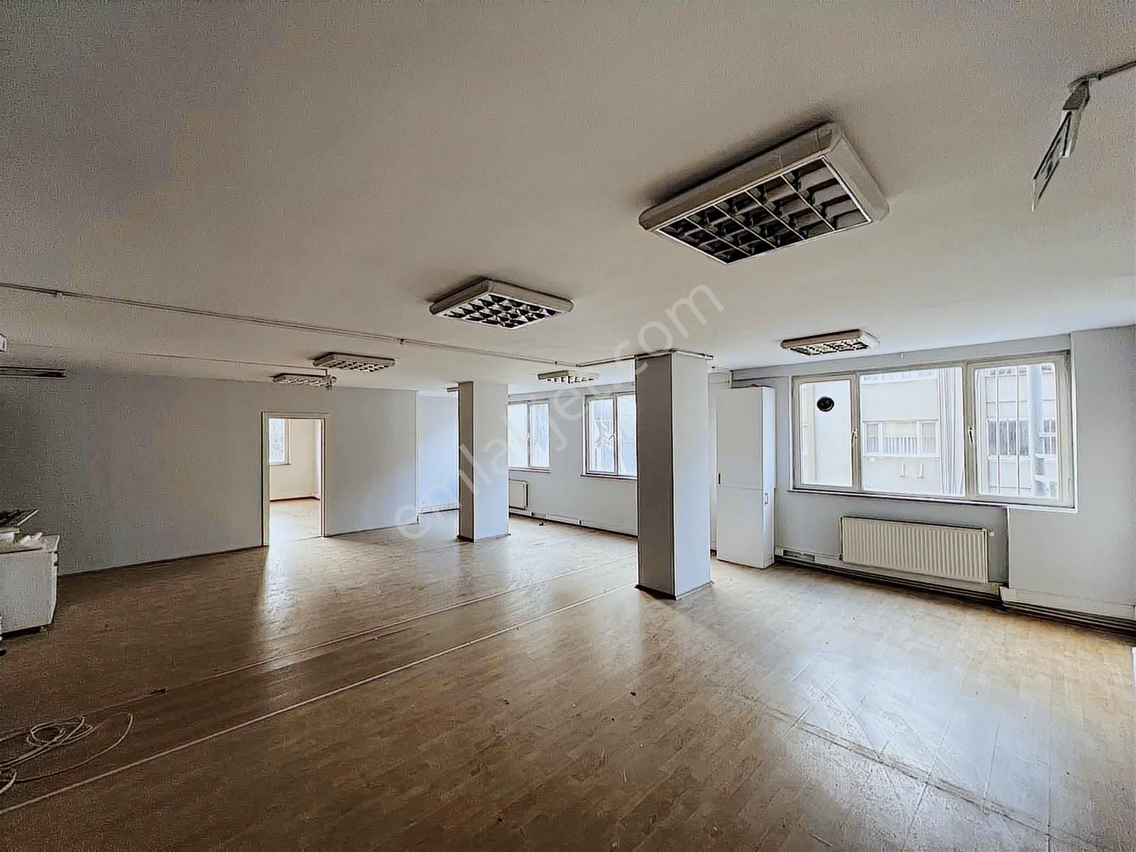 Kağıthane Okmeydanı Hastane Metrobüs Durağına 1 Dk Kiralık Ofis - Görsel 2