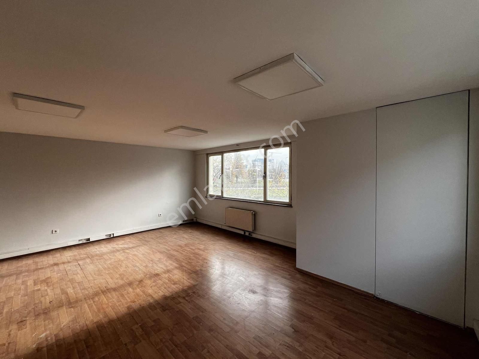 Kağıthane Okmeydanı Hastane Metrobüs Durağına 1 Dk Kiralık Ofis - Görsel 19