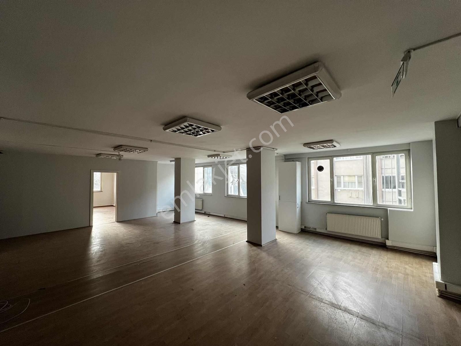 Kağıthane Okmeydanı Hastane Metrobüs Durağına 1 Dk Kiralık Ofis - Görsel 13