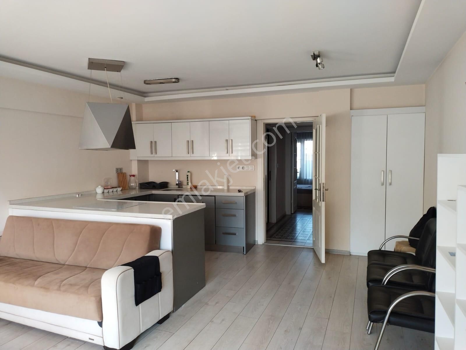 Üsküdar Merkezde Satılık, Full Eşyalı 1+1 Daire - Görsel 22