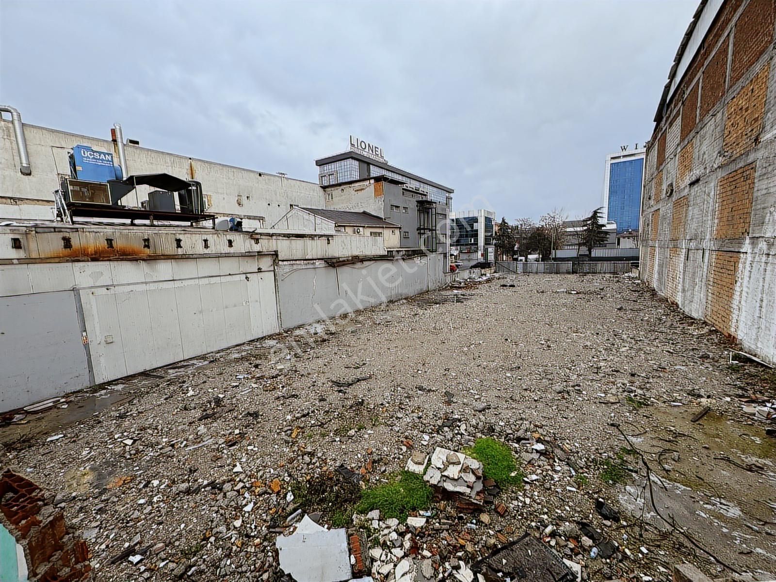 Bayrampaşa 1500m² İmarlı Arsa Çift Ana Cadde Üstü Çift Cephe - Görsel 8