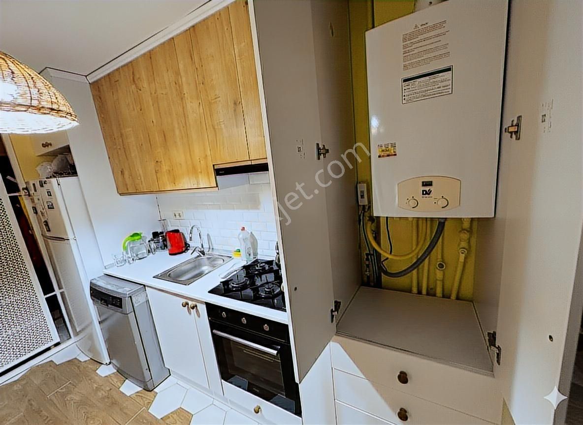 Ortaköy Merkez Sahile Yakın Yenilenmiş 2+1 Arakat Balkonlu Daire - Görsel 22