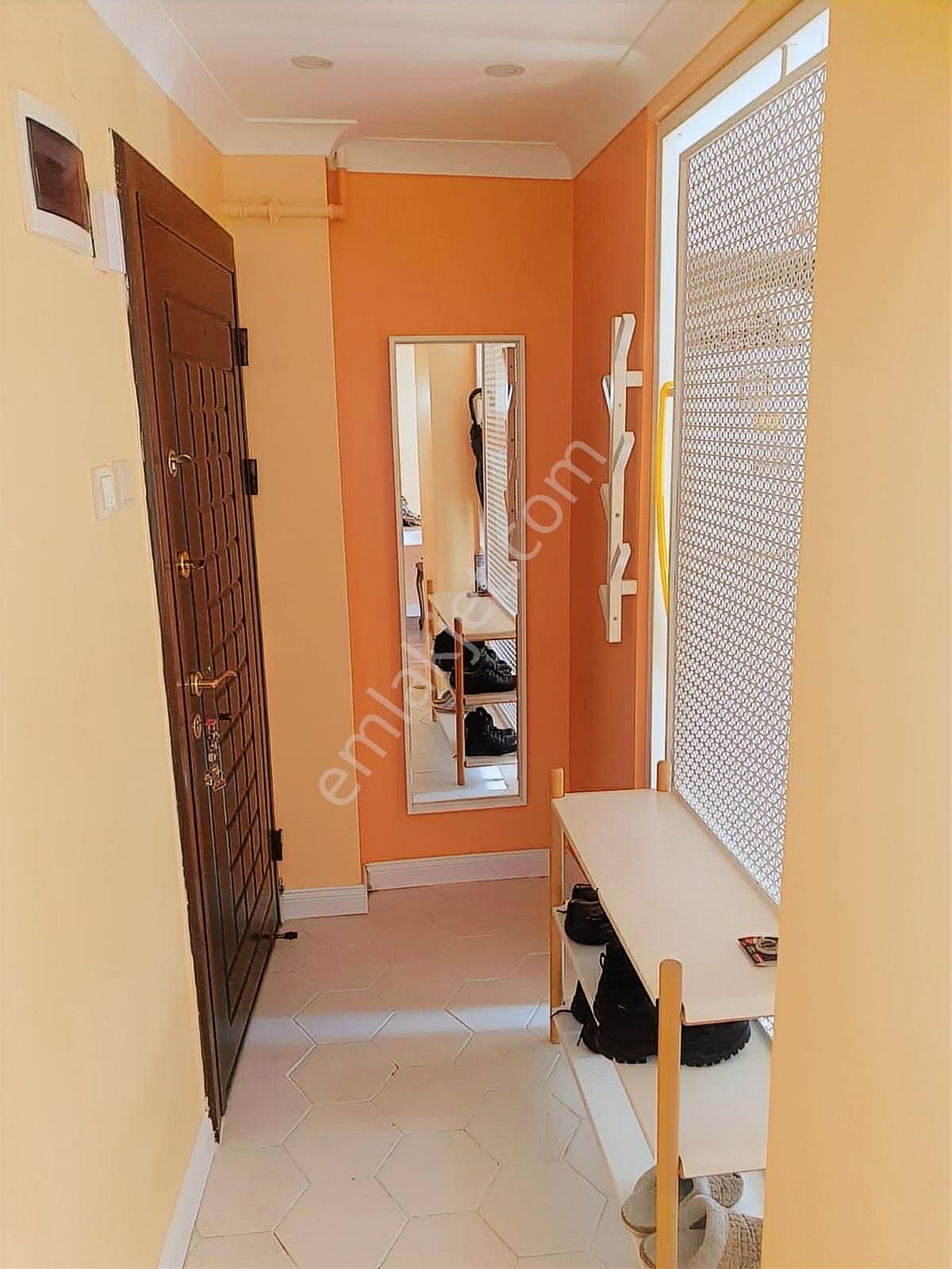 Ortaköy Merkez Sahile Yakın Yenilenmiş 2+1 Arakat Balkonlu Daire - Görsel 11