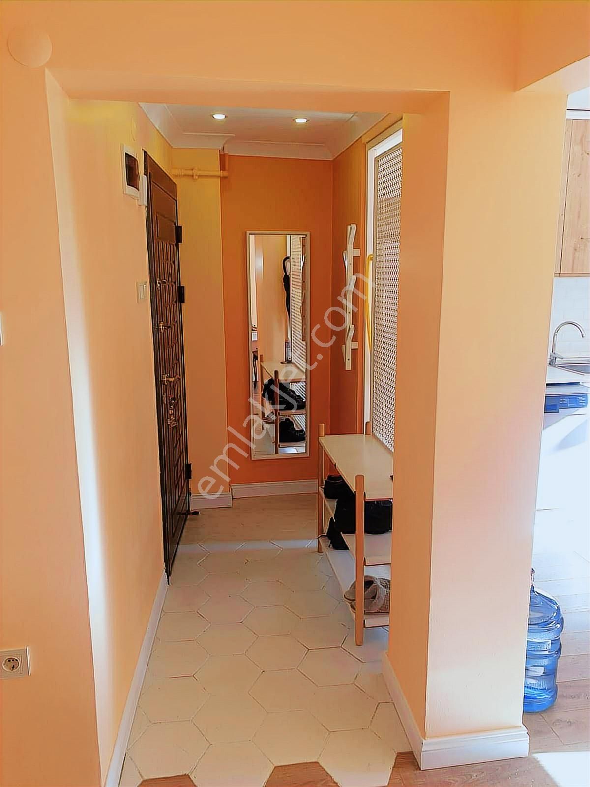 Ortaköy Merkez Sahile Yakın Yenilenmiş 2+1 Arakat Balkonlu Daire - Görsel 27