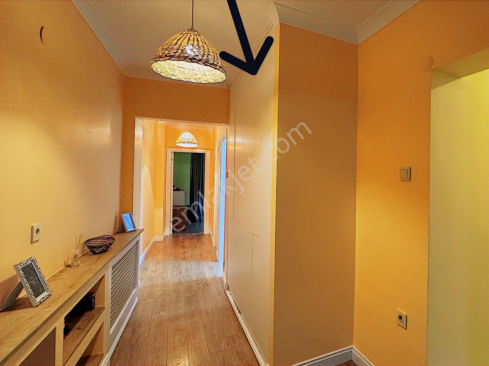 Ortaköy Merkez Sahile Yakın Yenilenmiş 2+1 Arakat Balkonlu Daire - Görsel 35