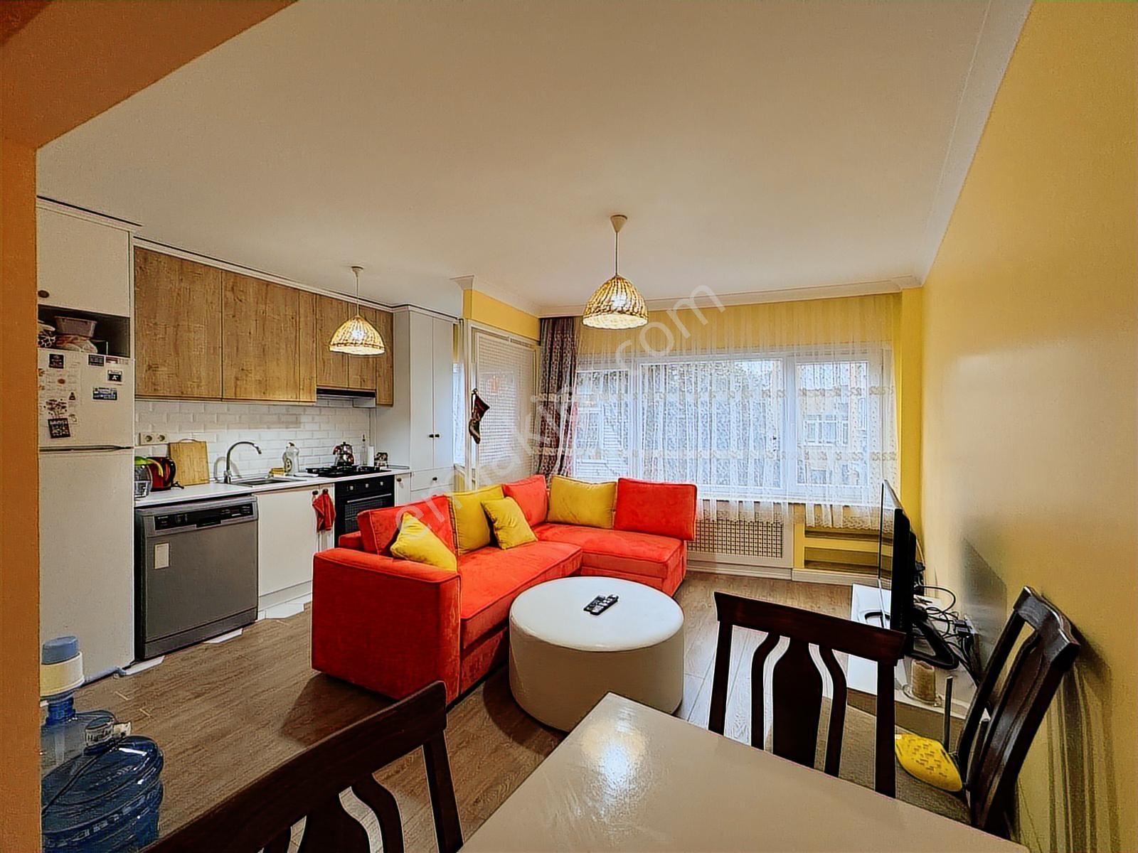 Ortaköy Merkez Sahile Yakın Yenilenmiş 2+1 Arakat Balkonlu Daire - Görsel 28