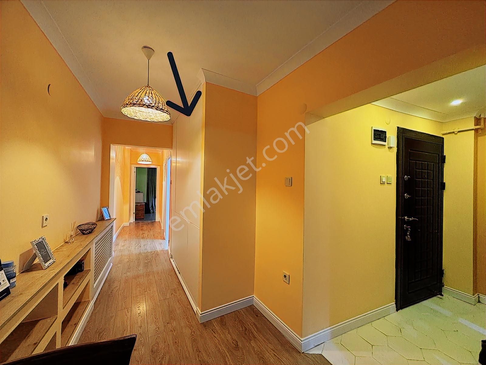 Ortaköy Merkez Sahile Yakın Yenilenmiş 2+1 Arakat Balkonlu Daire - Görsel 18