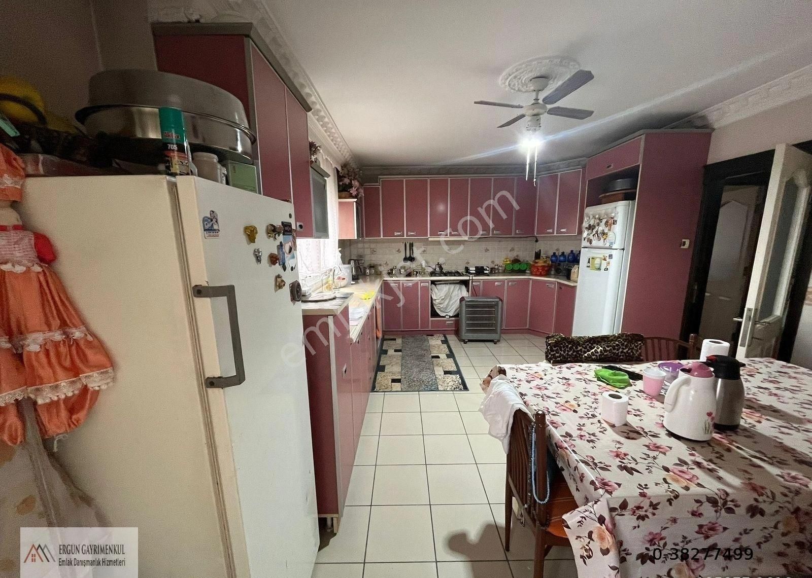 Ergünden Hürriyette Cadde Üzeri Herkat Tek Daire 5+1 Satılık - Görsel 32