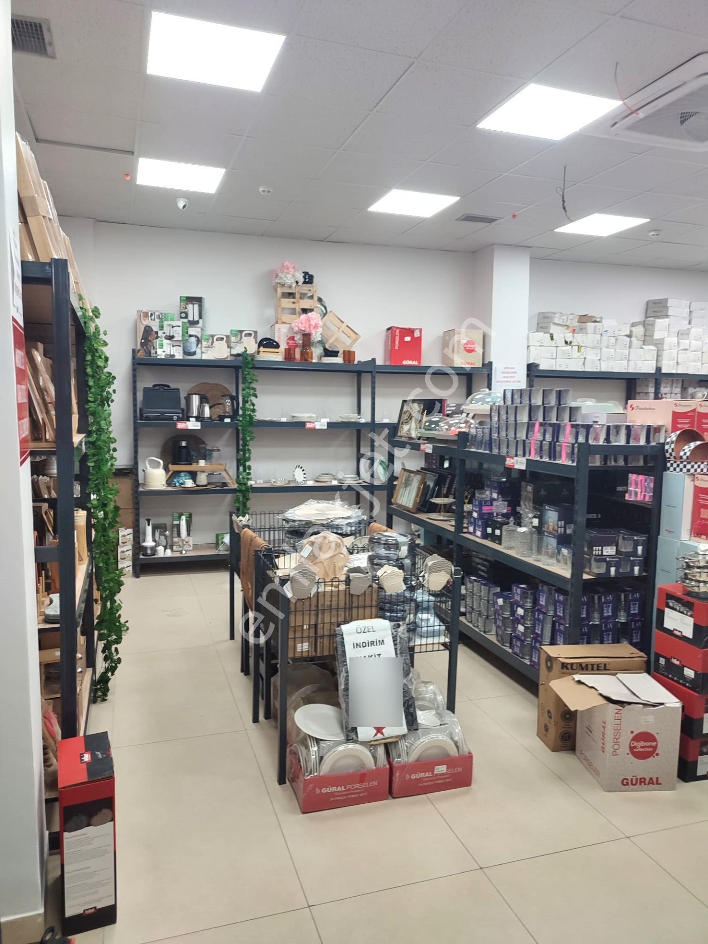 Suna Tabakçı'dan Bağcılar Osman Gazi Caddesi Satılık Dükkan - Görsel 25