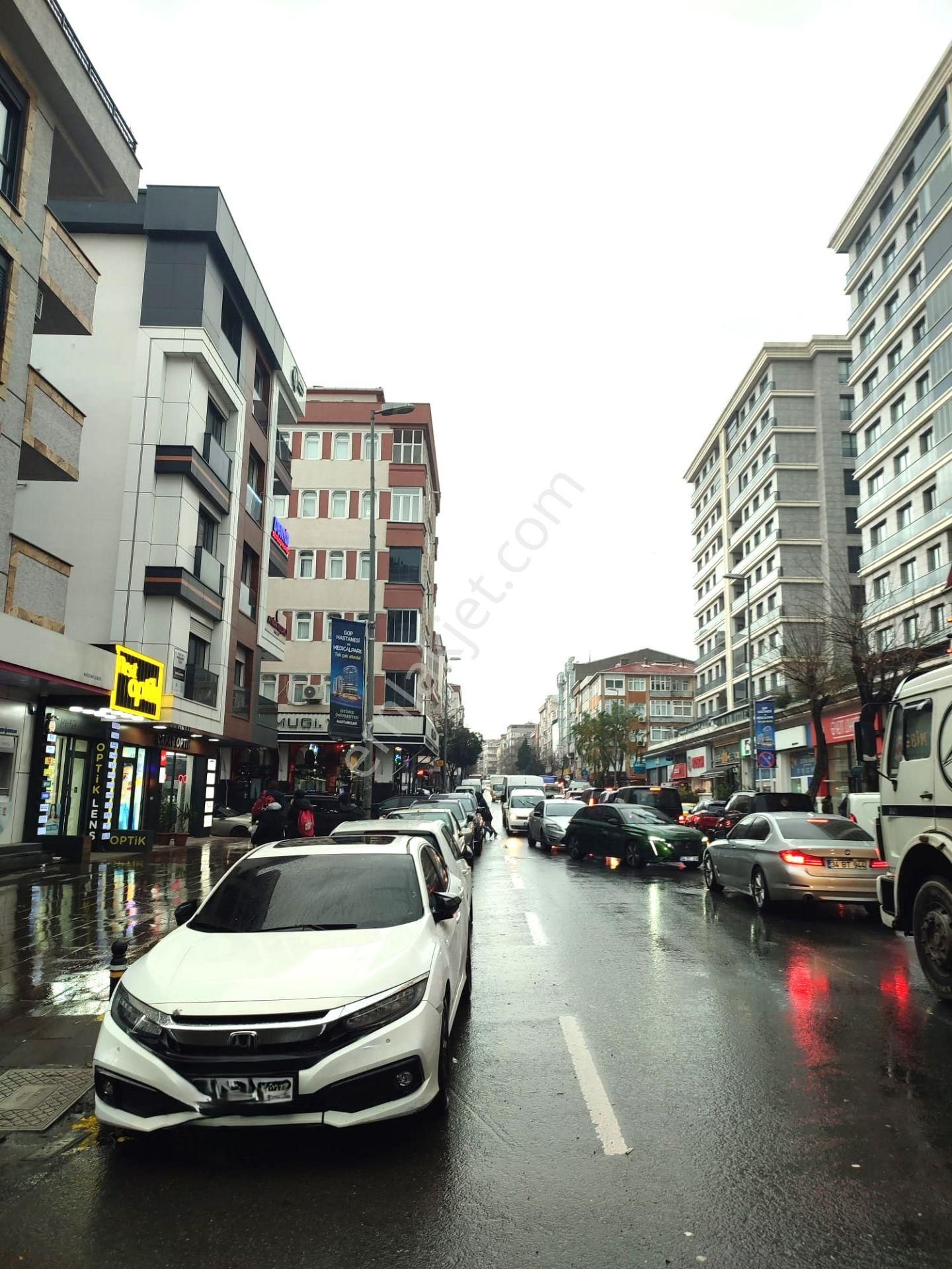 Suna Tabakçı'dan Bağcılar Osman Gazi Caddesi Satılık Dükkan - Görsel 33