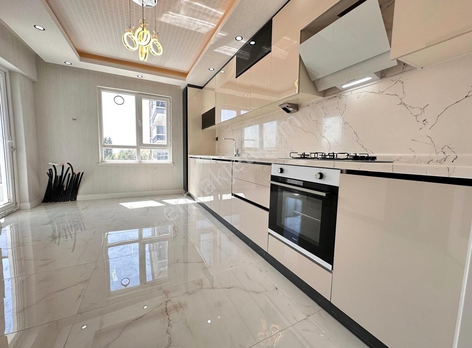 Keçiören De Köşe Başı Emsalsiz Vadi Park Manzaralı Geniş 3+1 - Görsel 6