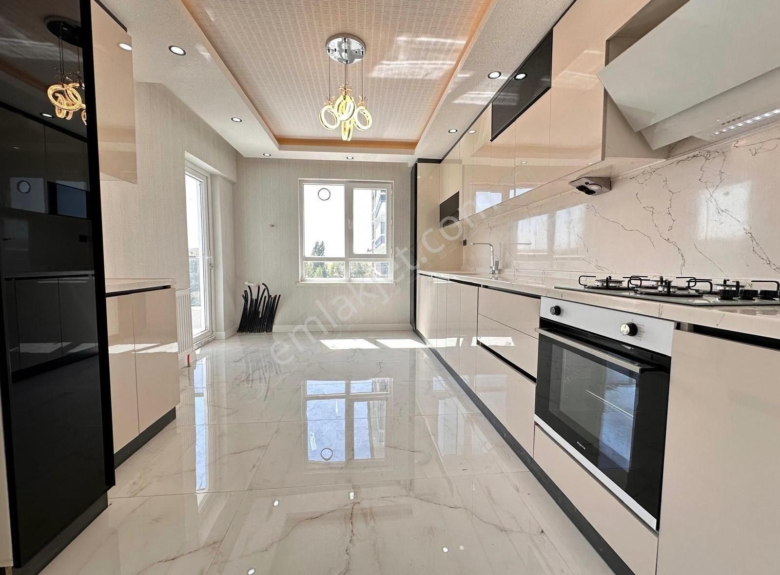 Keçiören De Köşe Başı Emsalsiz Vadi Park Manzaralı Geniş 3+1 - Görsel 4